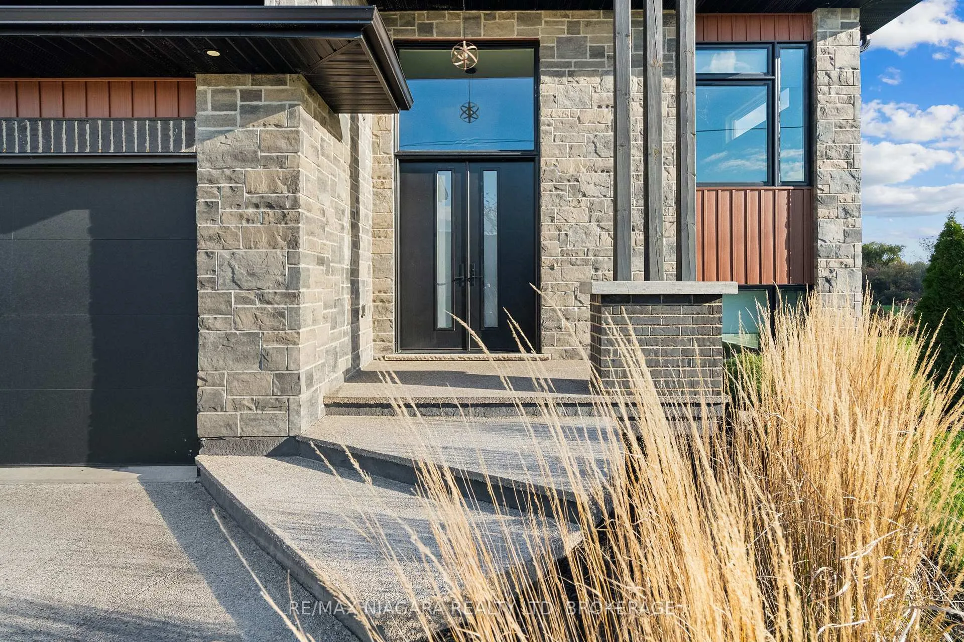 Photo 6 of 252 Colbeck Drive, Welland, Prince Charles — HOMEH