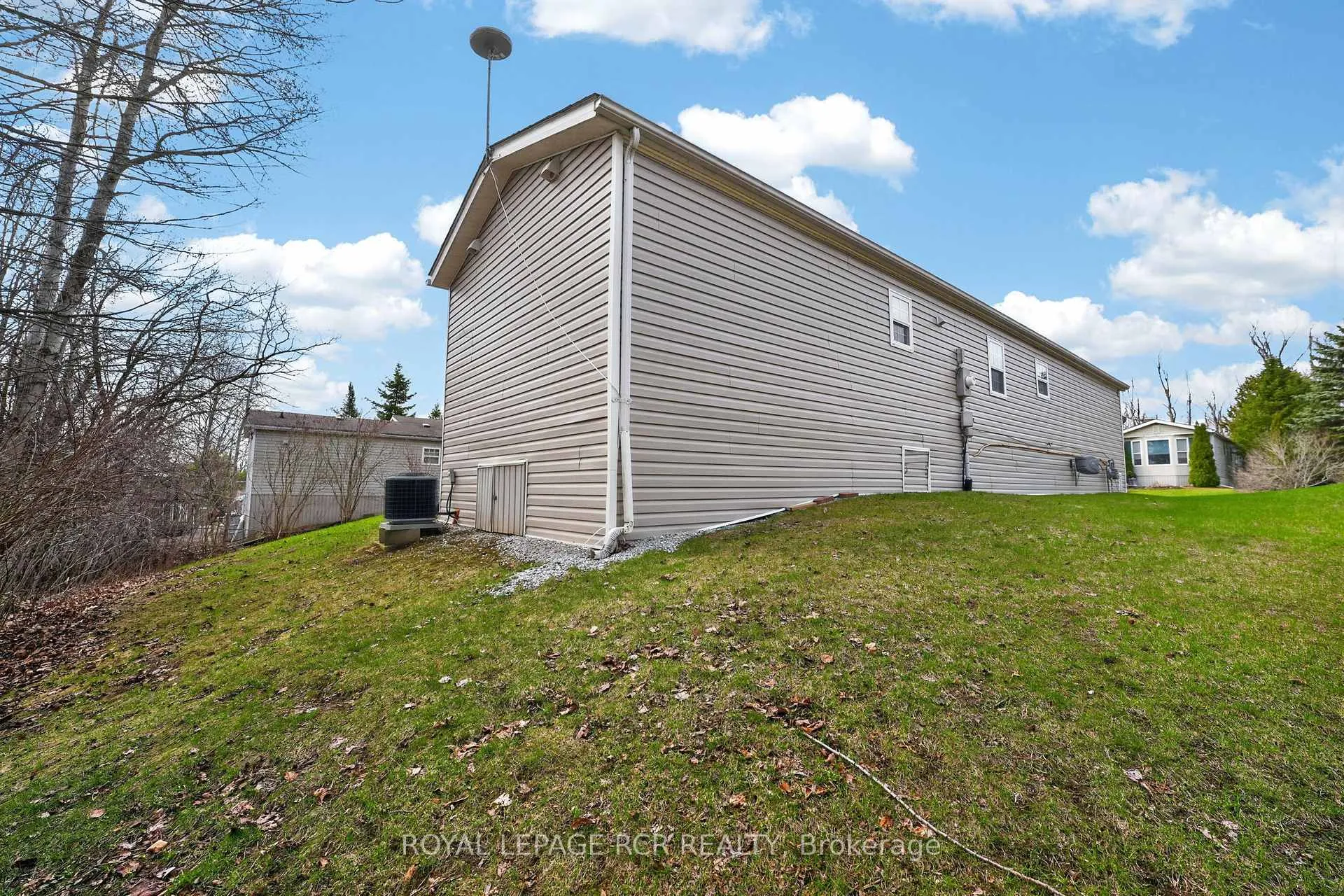 Photo 32 of 34 Jane Street, Oro-Medonte, Rural Oro-Medonte — HOMEH