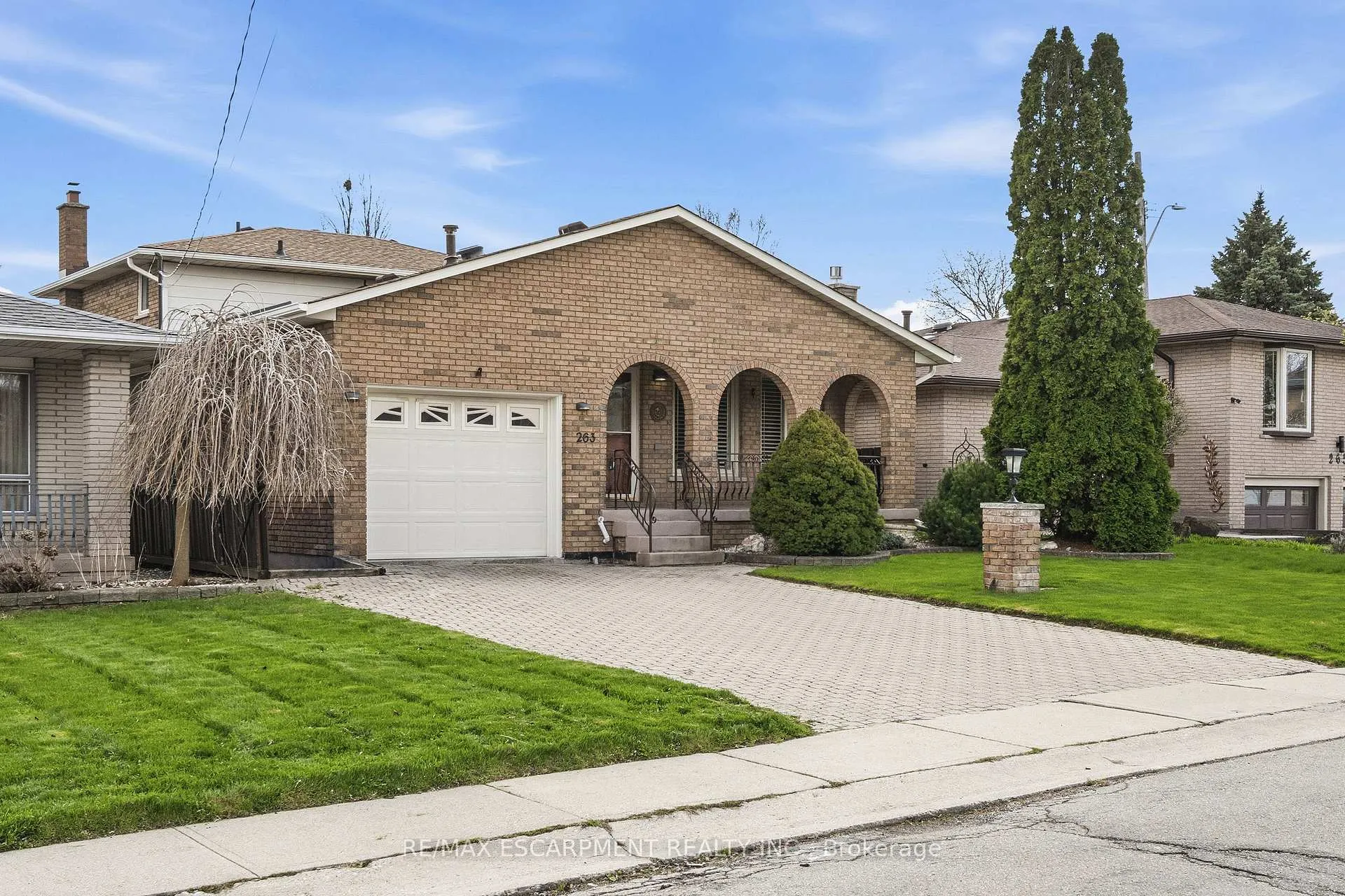 Photo 1 of 263 Guildwood Drive, Hamilton, Gurnett — HOMEH