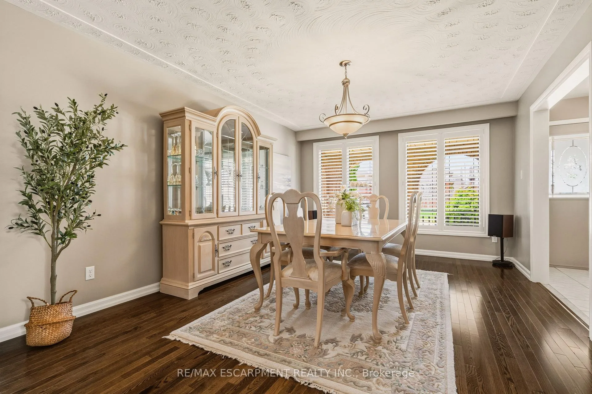 Photo 7 of 263 Guildwood Drive, Hamilton, Gurnett — HOMEH