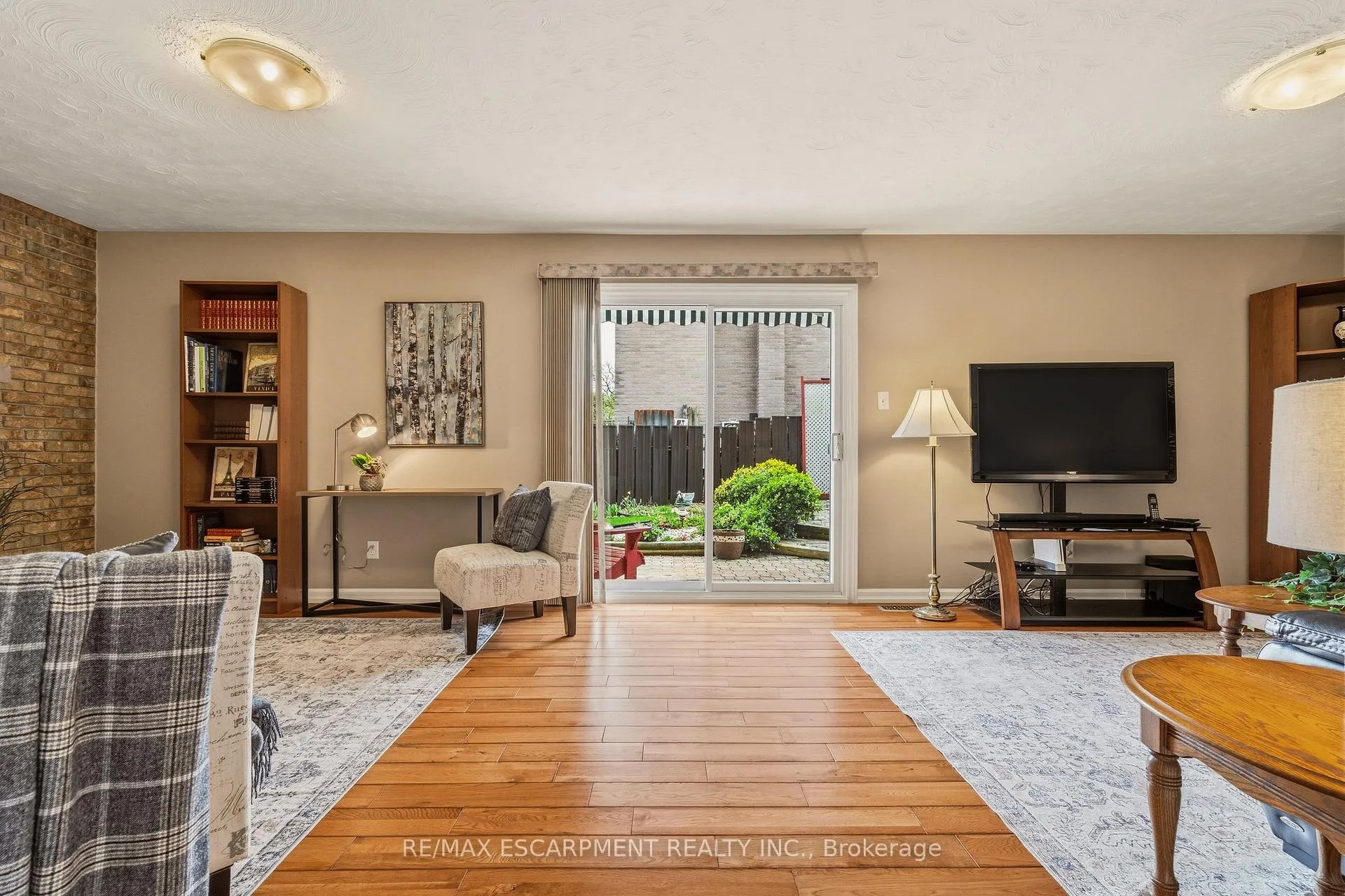 Photo 28 of 263 Guildwood Drive, Hamilton, Gurnett — HOMEH