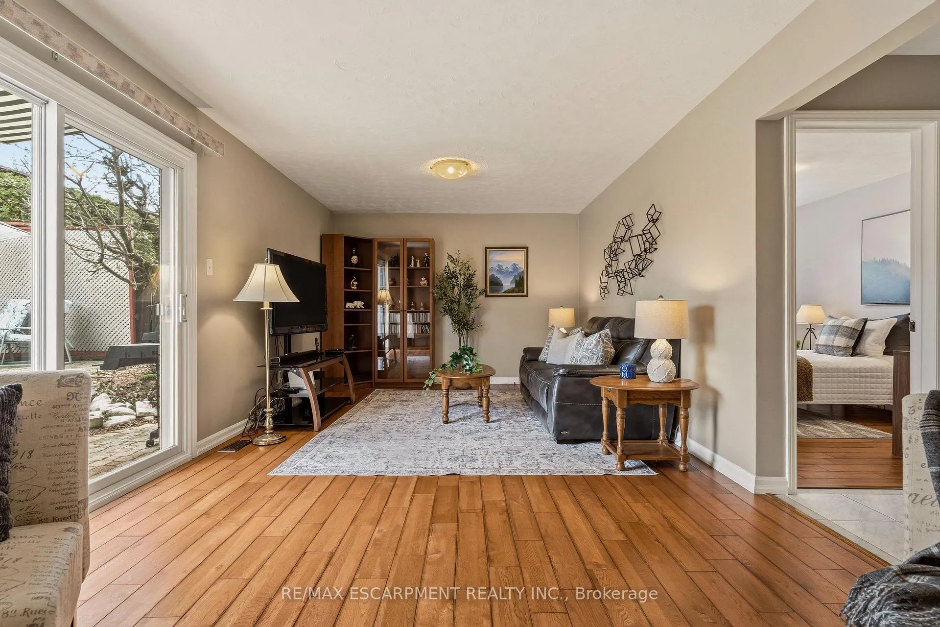Photo 32 of 263 Guildwood Drive, Hamilton, Gurnett — HOMEH