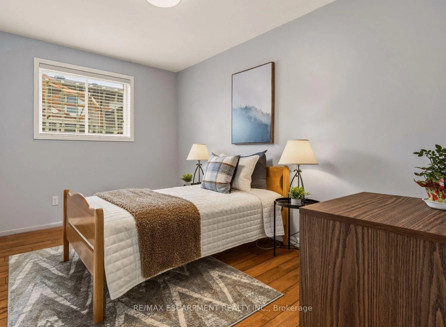 Photo 33 of 263 Guildwood Drive, Hamilton, Gurnett — HOMEH