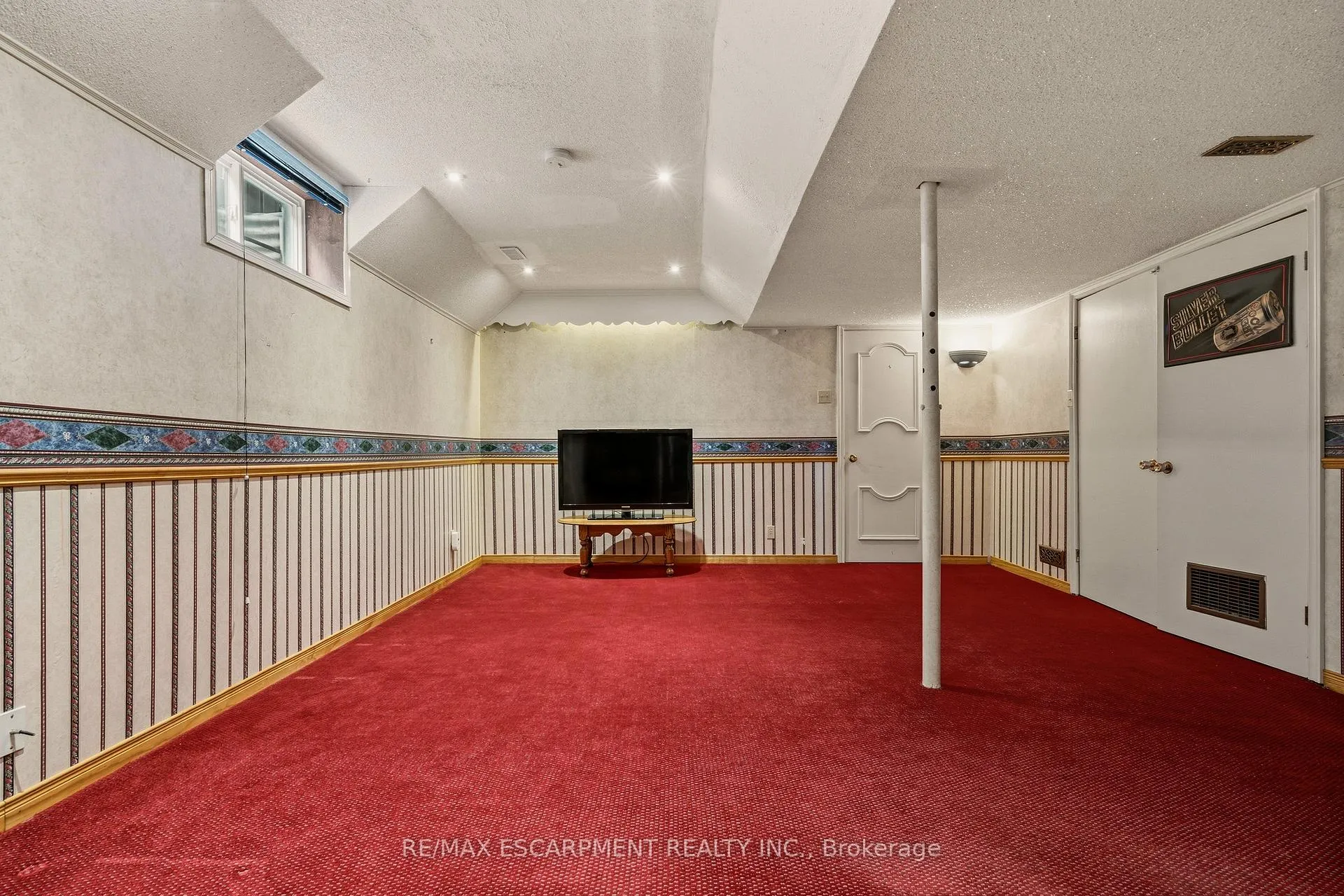 Photo 37 of 263 Guildwood Drive, Hamilton, Gurnett — HOMEH