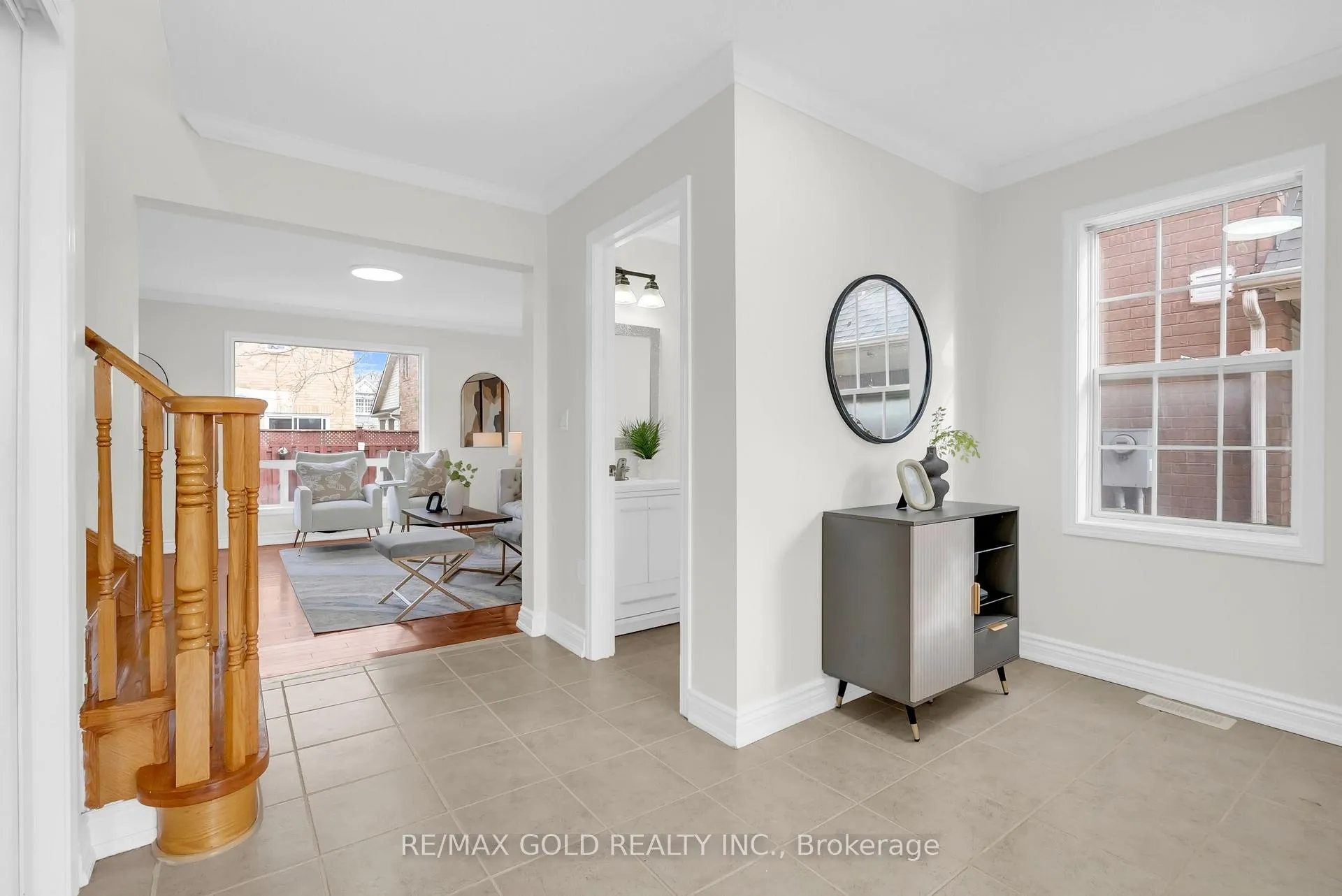 Photo 10 of 1645 Gowling Terrace, Milton, Clarke — HOMEH