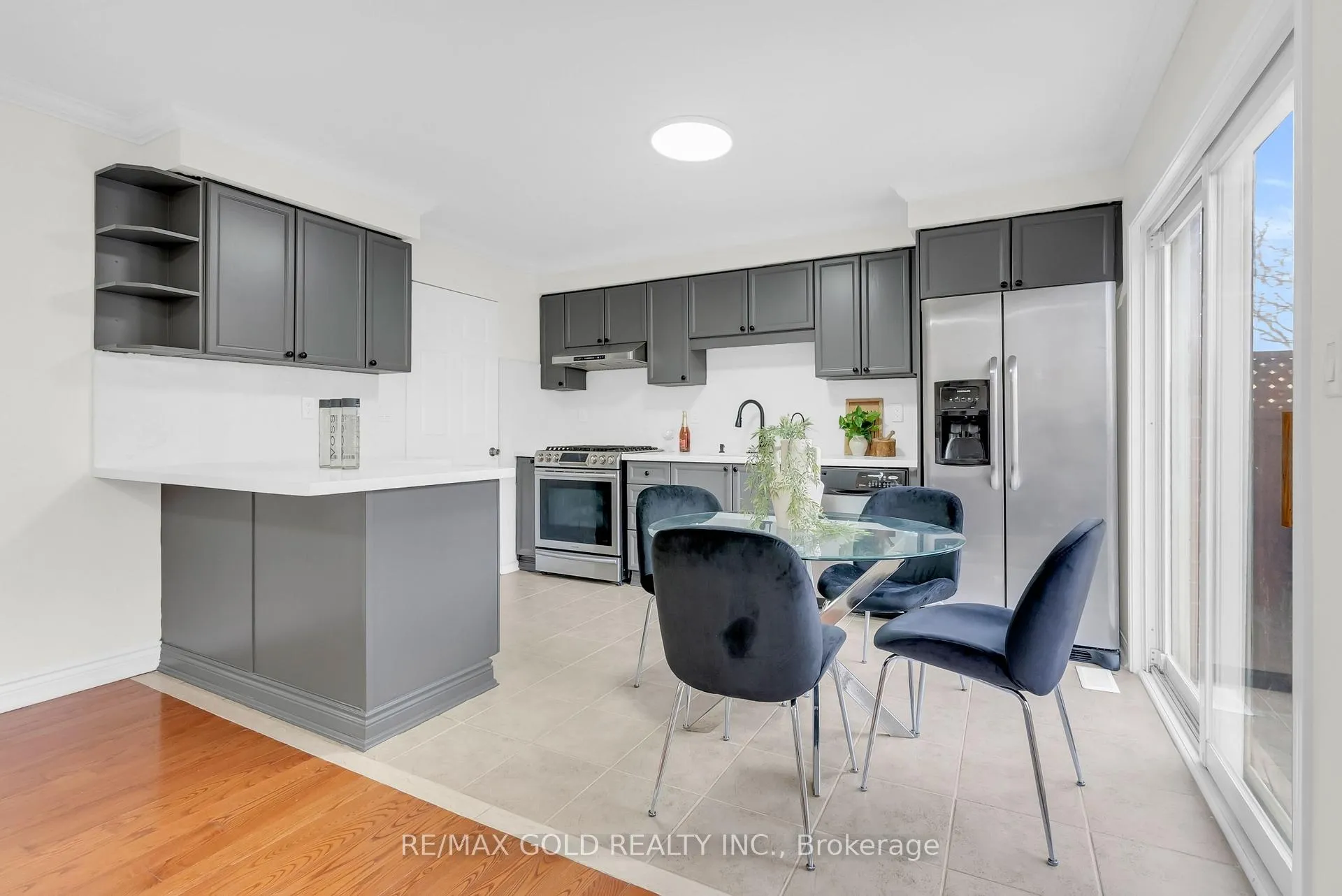 Photo 16 of 1645 Gowling Terrace, Milton, Clarke — HOMEH