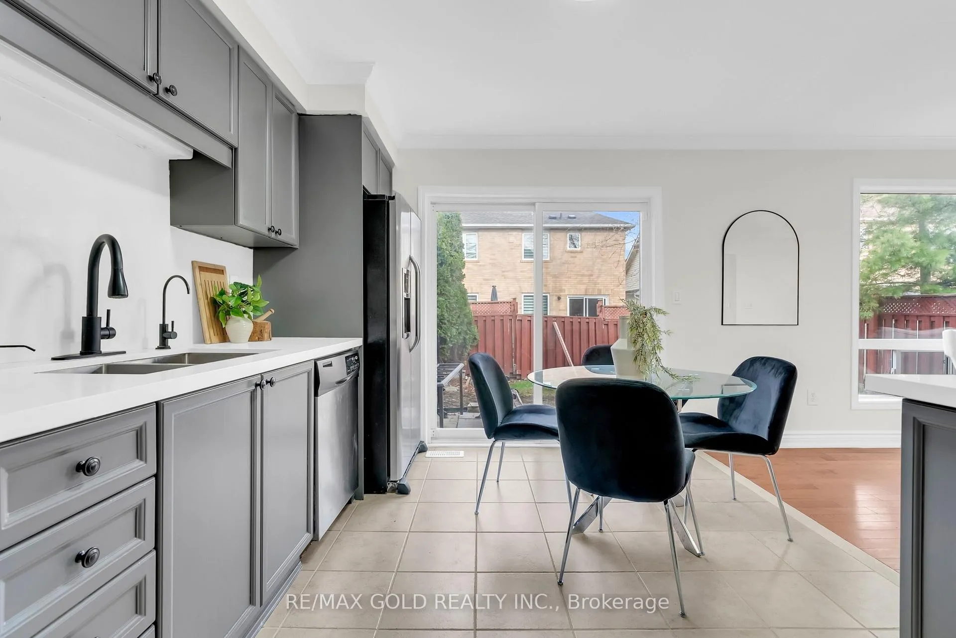 Photo 17 of 1645 Gowling Terrace, Milton, Clarke — HOMEH