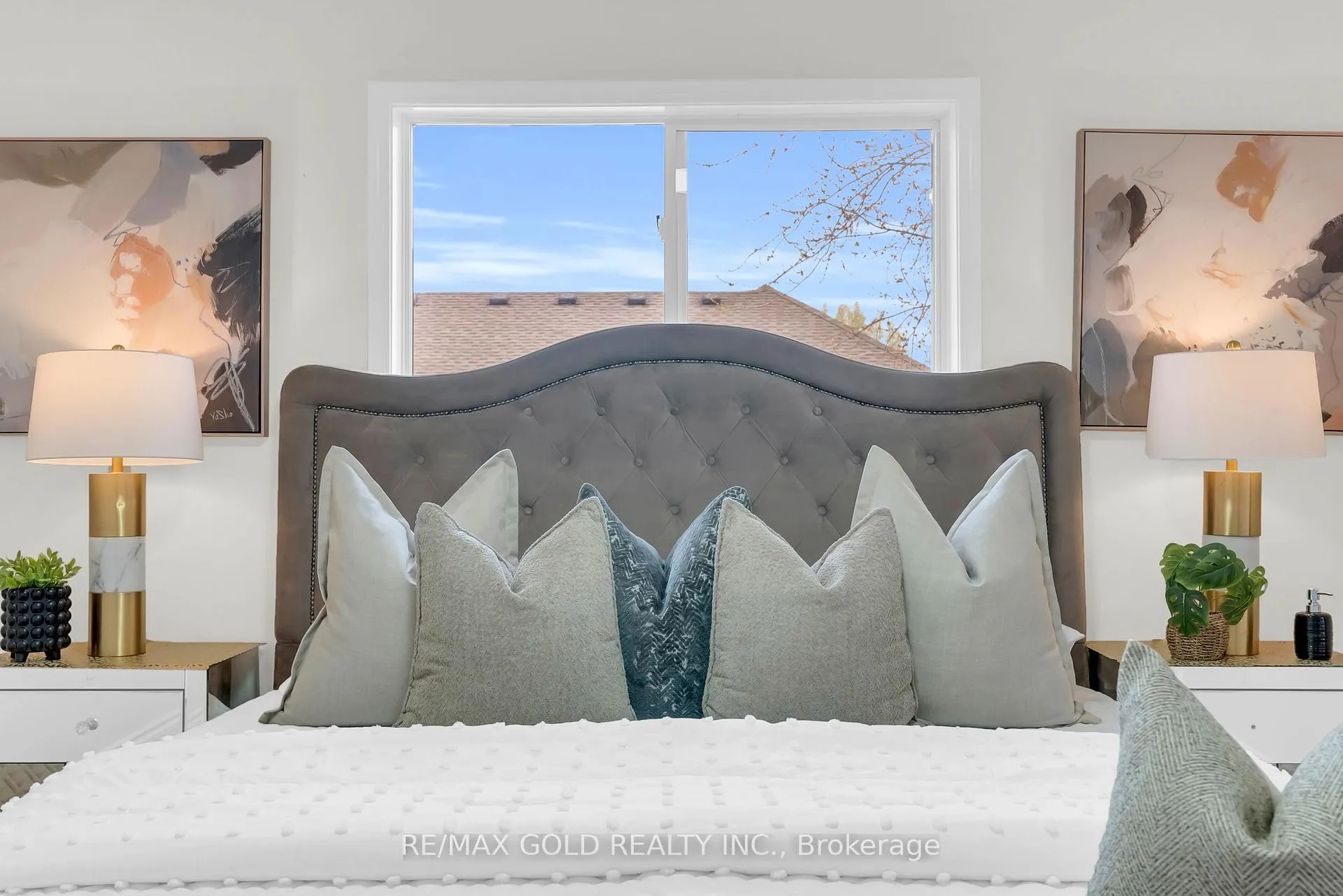 Photo 24 of 1645 Gowling Terrace, Milton, Clarke — HOMEH