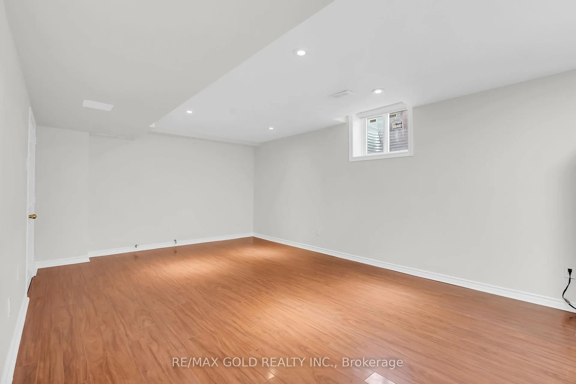 Photo 36 of 1645 Gowling Terrace, Milton, Clarke — HOMEH