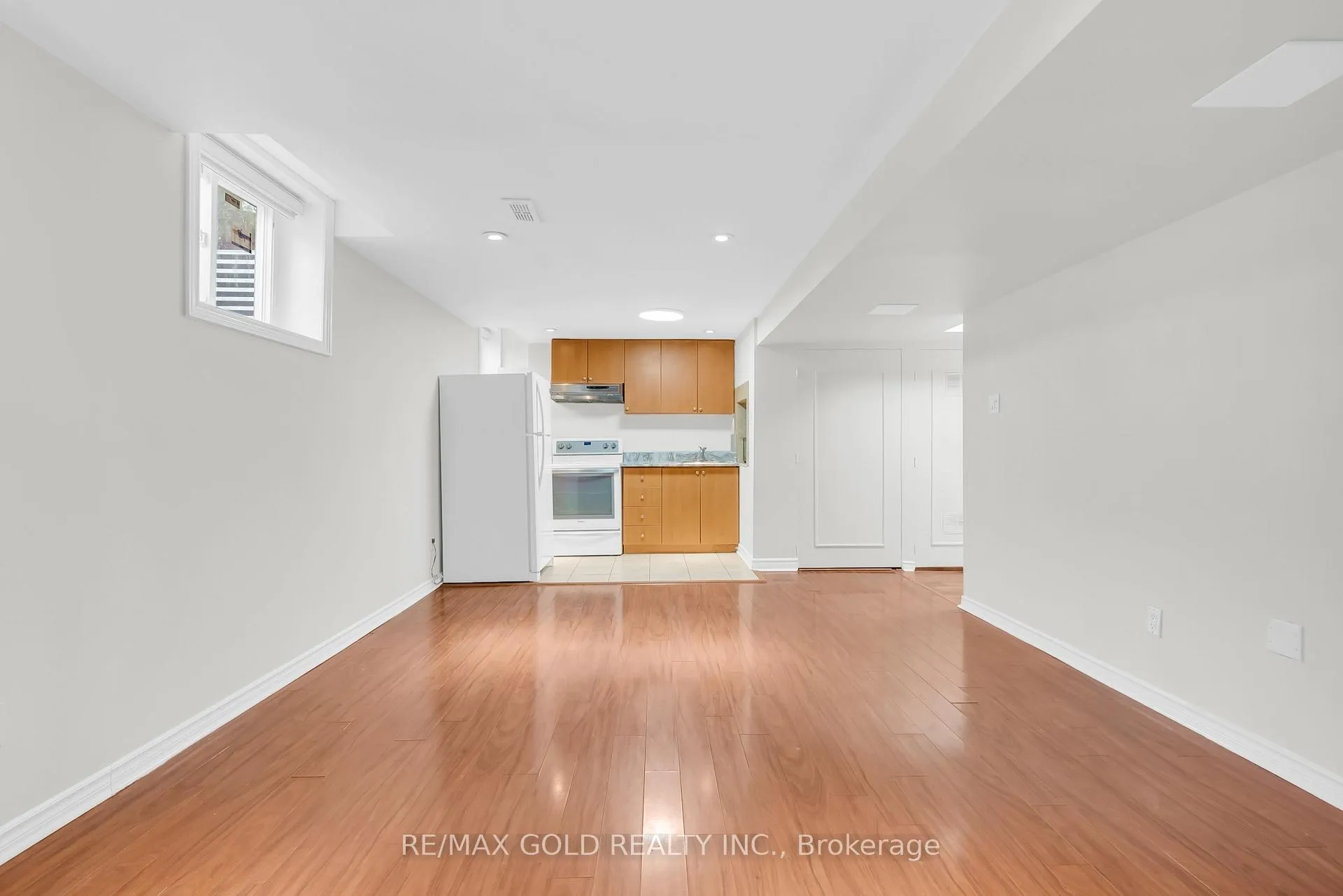 Photo 37 of 1645 Gowling Terrace, Milton, Clarke — HOMEH