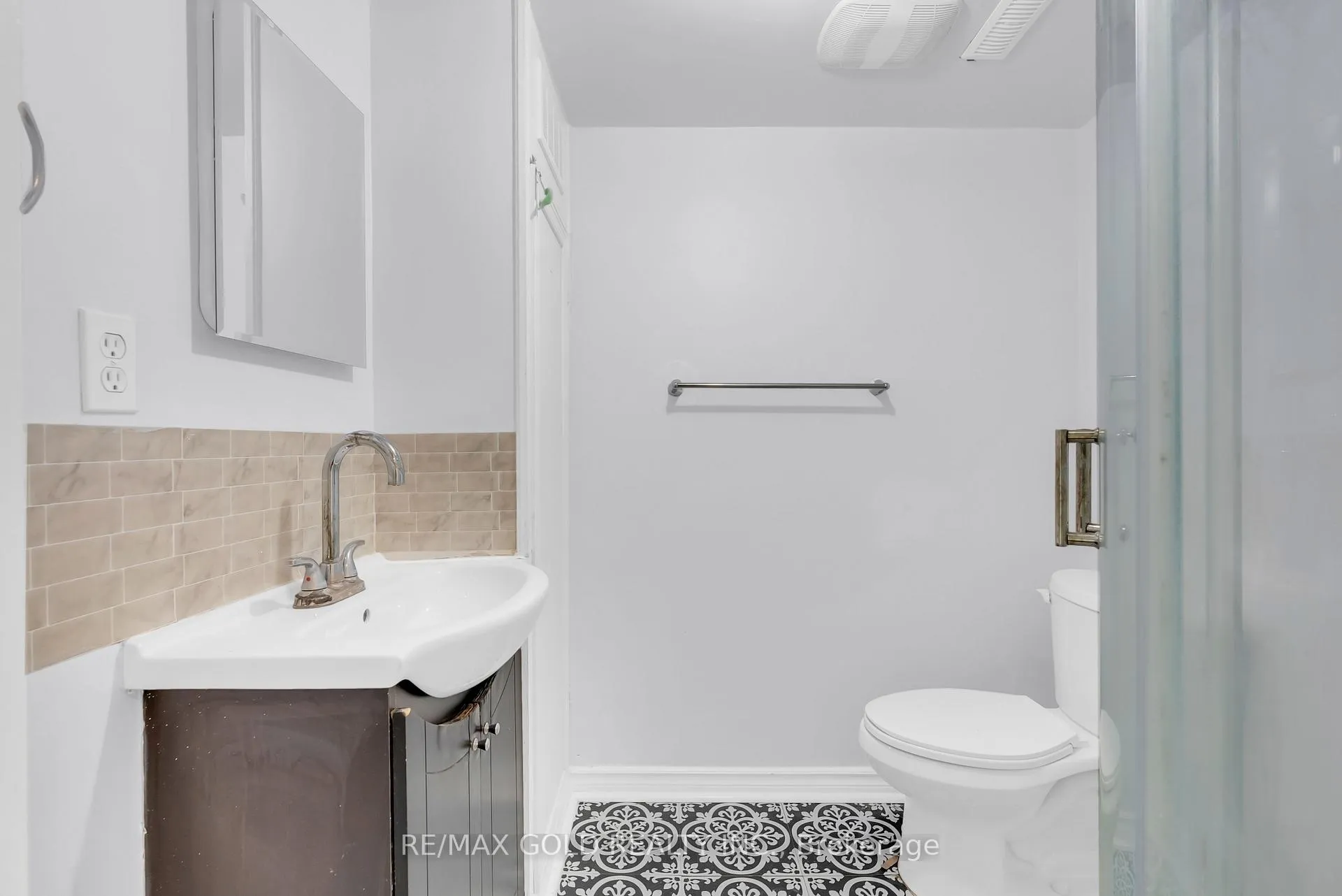 Photo 42 of 1645 Gowling Terrace, Milton, Clarke — HOMEH