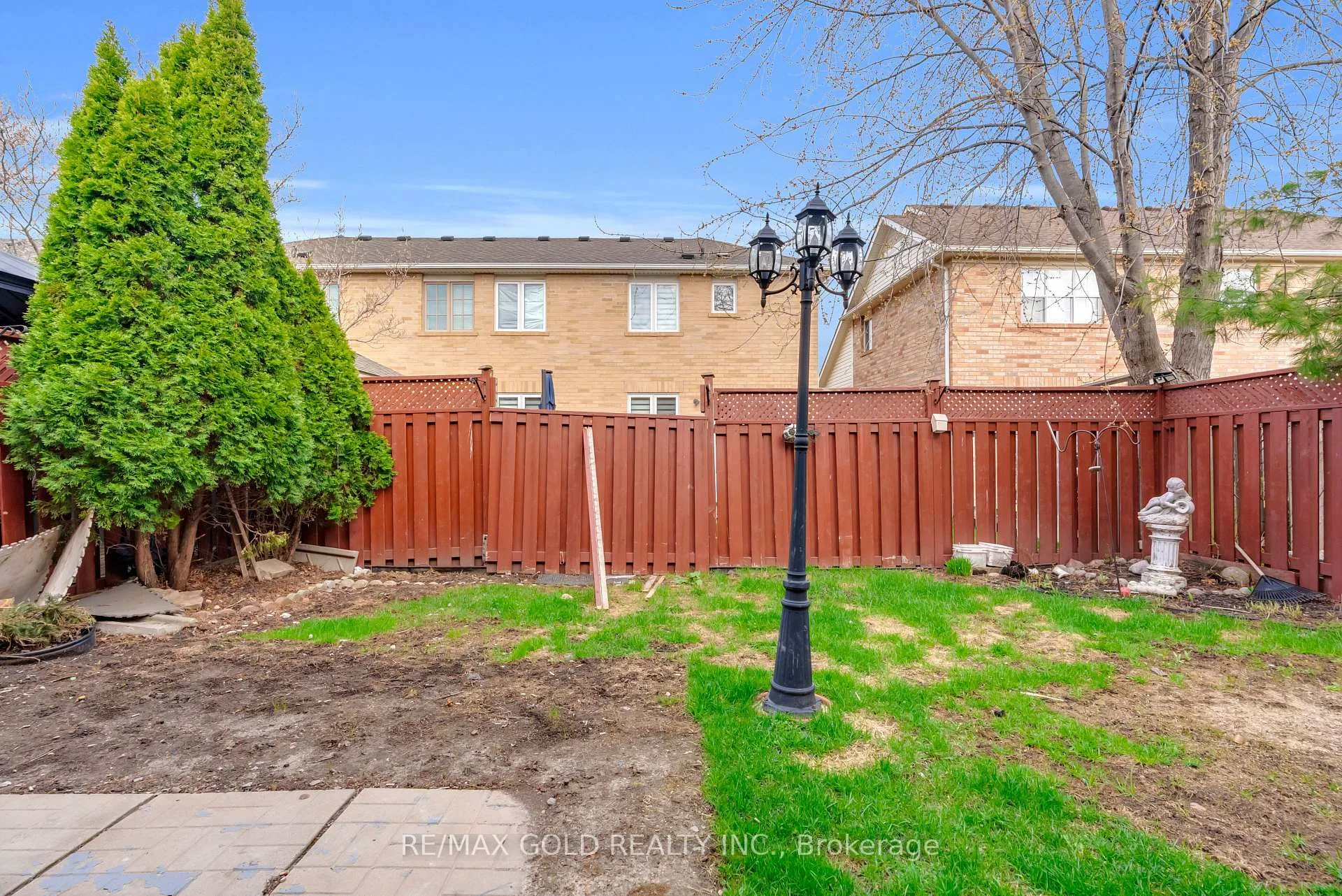 Photo 44 of 1645 Gowling Terrace, Milton, Clarke — HOMEH