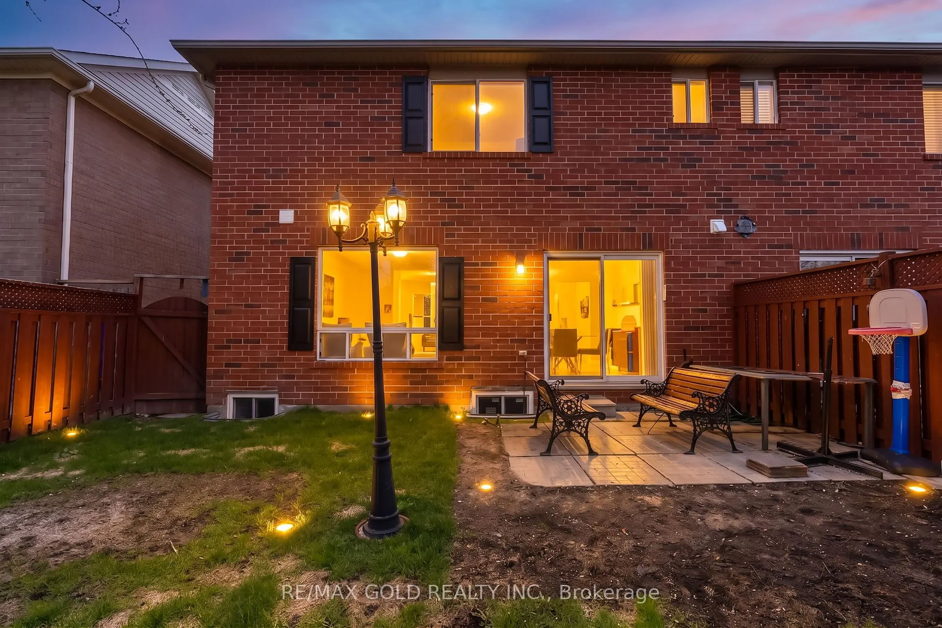 Photo 47 of 1645 Gowling Terrace, Milton, Clarke — HOMEH