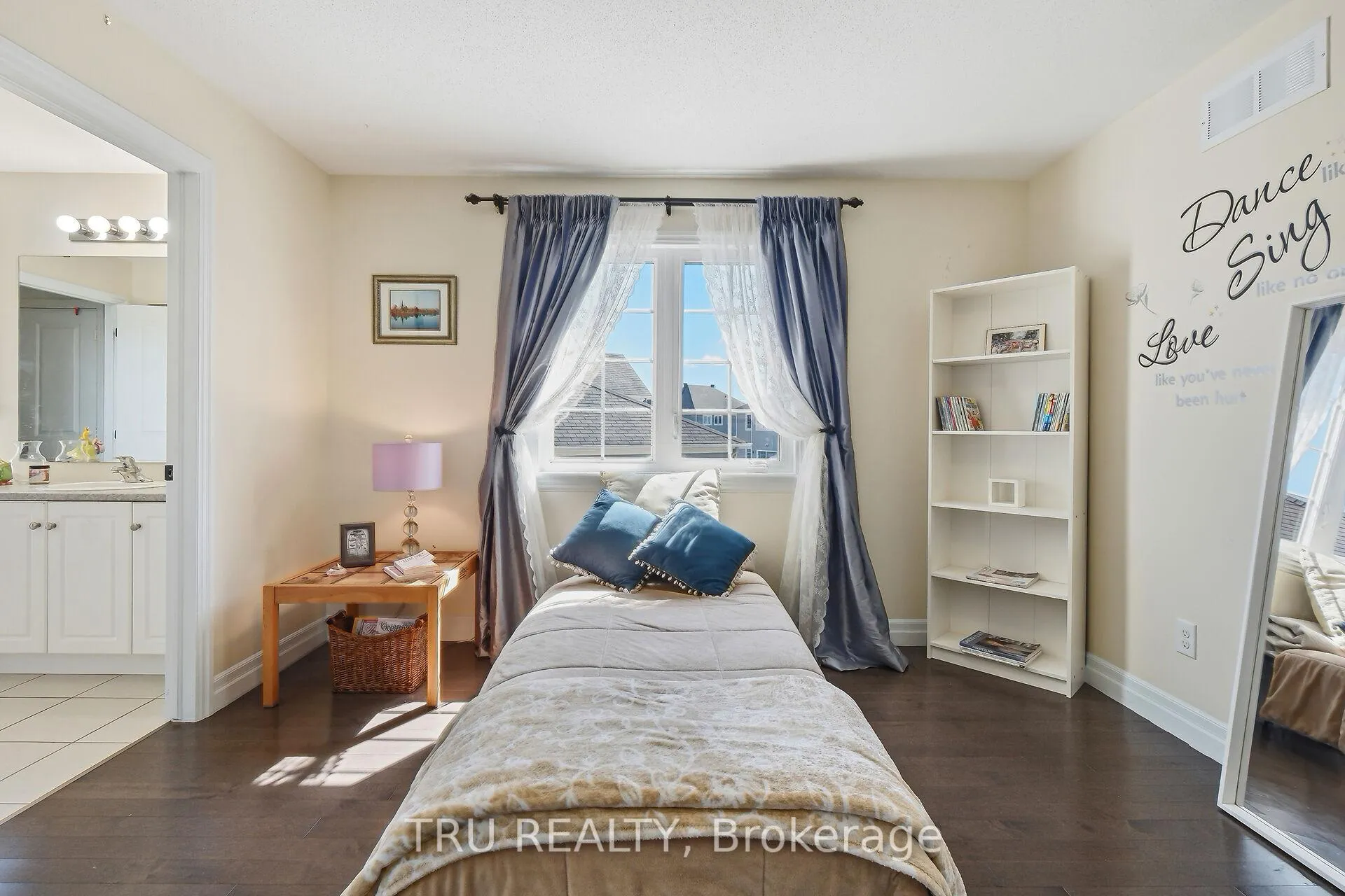 Photo 24 of 380 Blackleaf Drive, Ottawa, Barrhaven - Stonebridge — HOMEH