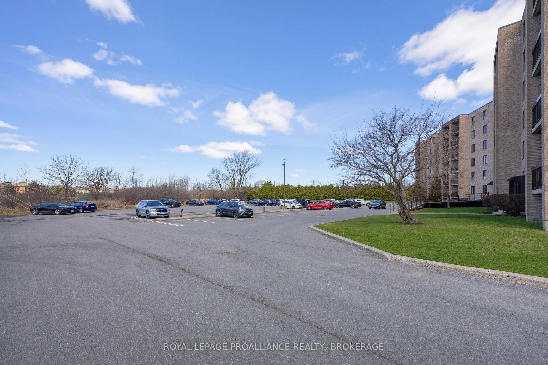 Photo 7 of Unit 214, 358 Queen Mary Road, Kingston, West of Sir John A. Blvd — HOMEH