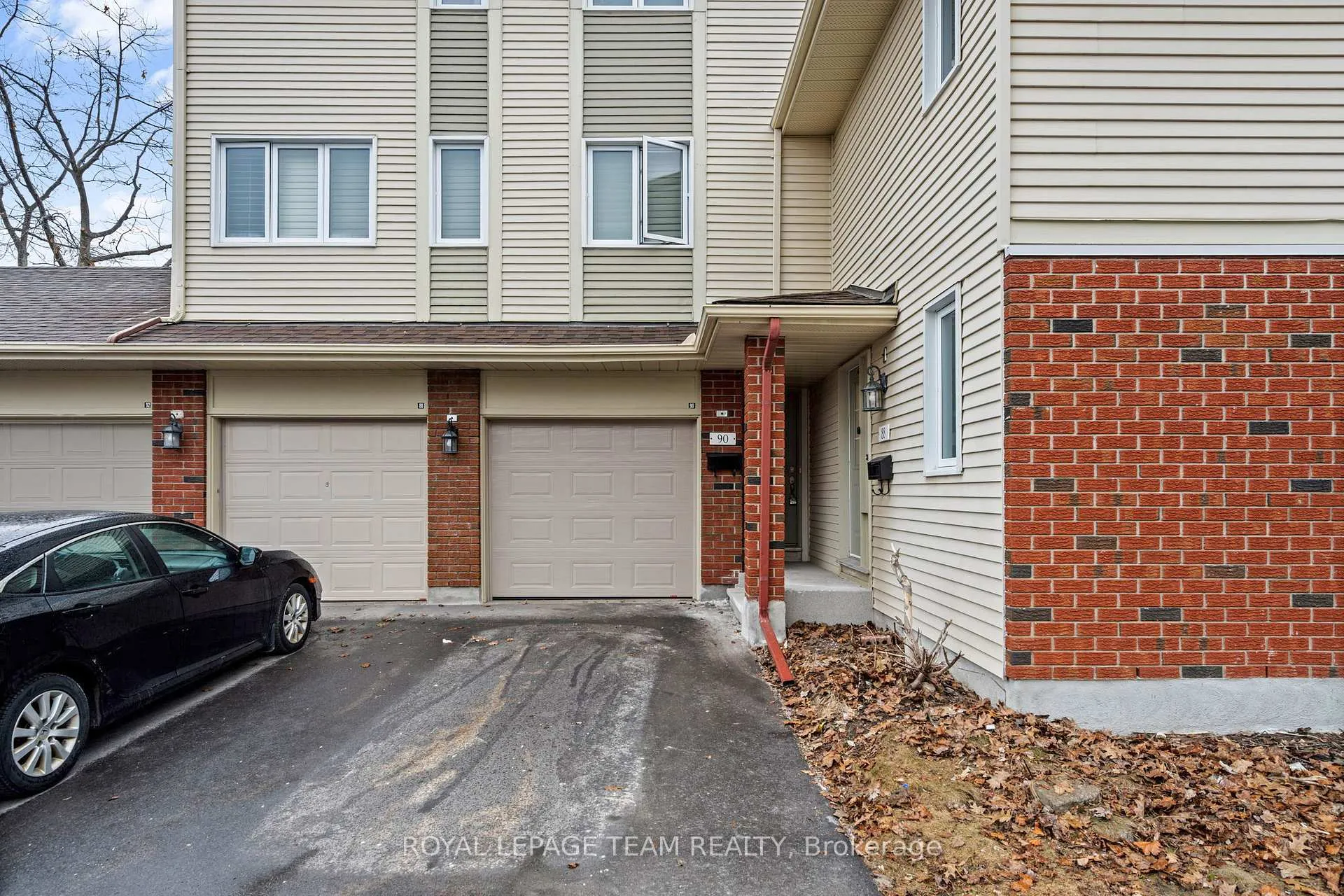 Photo 2 of 90 Haxby Private, Ottawa, Hunt Club Park/Greenboro — HOMEH