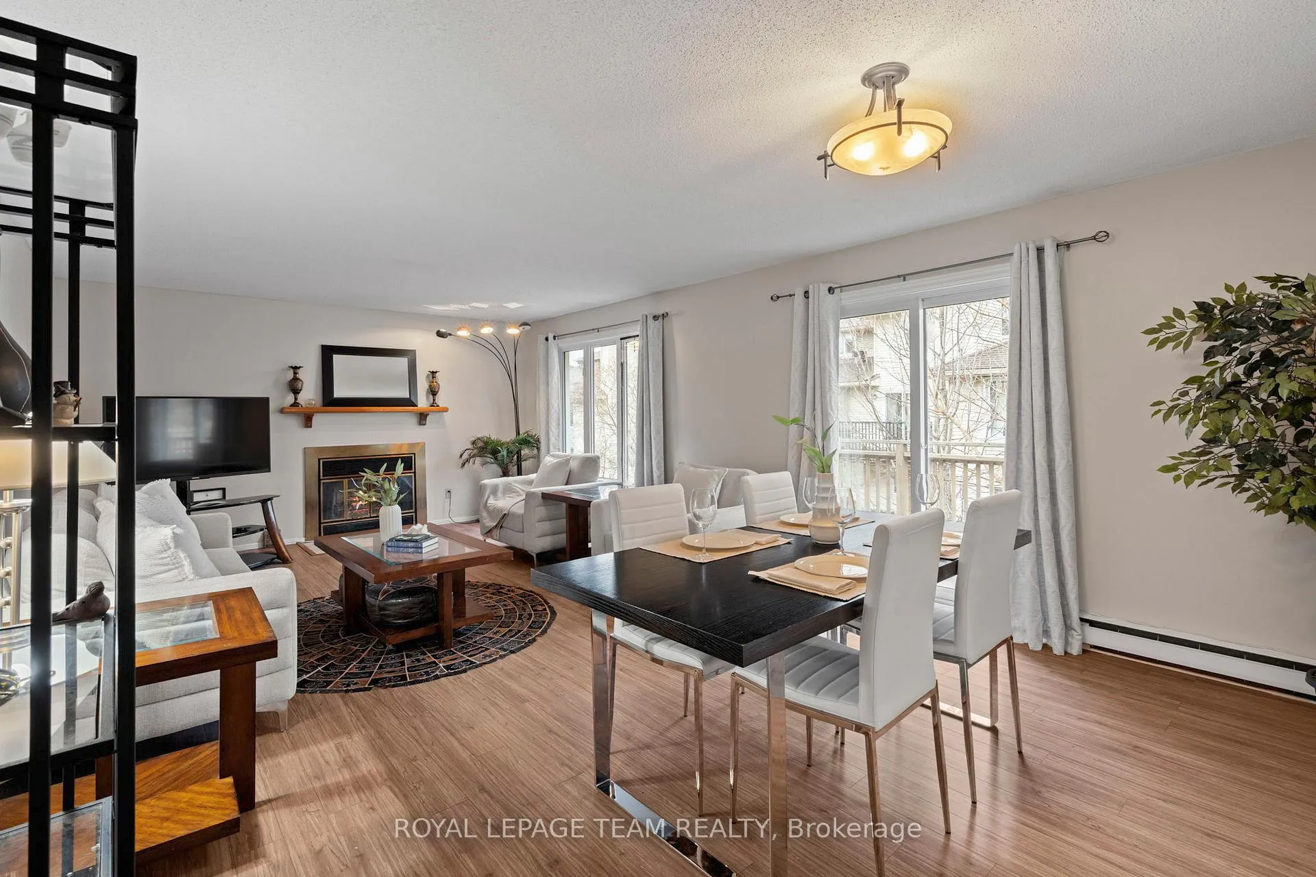 Photo 5 of 90 Haxby Private, Ottawa, Hunt Club Park/Greenboro — HOMEH