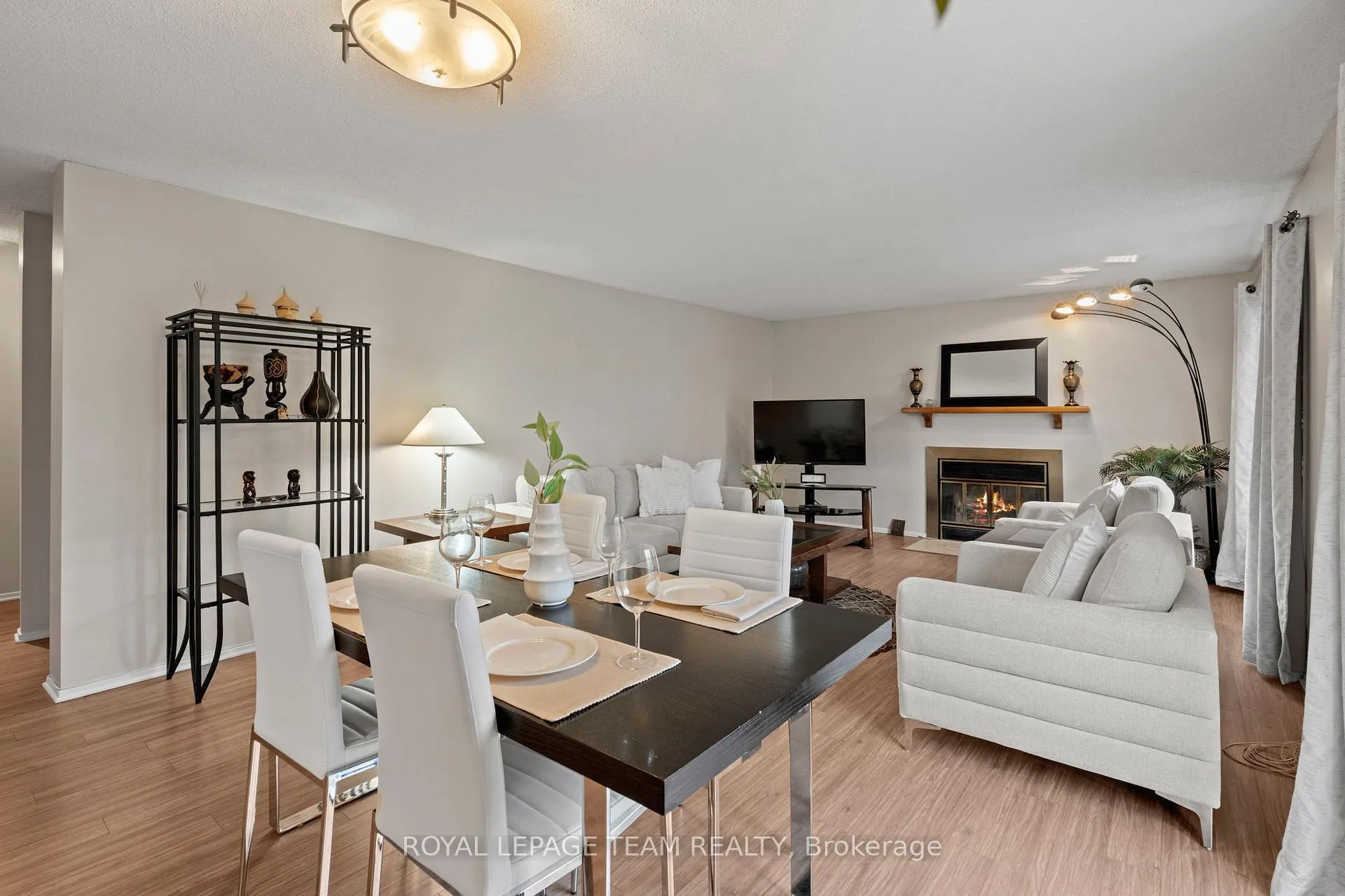 Photo 6 of 90 Haxby Private, Ottawa, Hunt Club Park/Greenboro — HOMEH