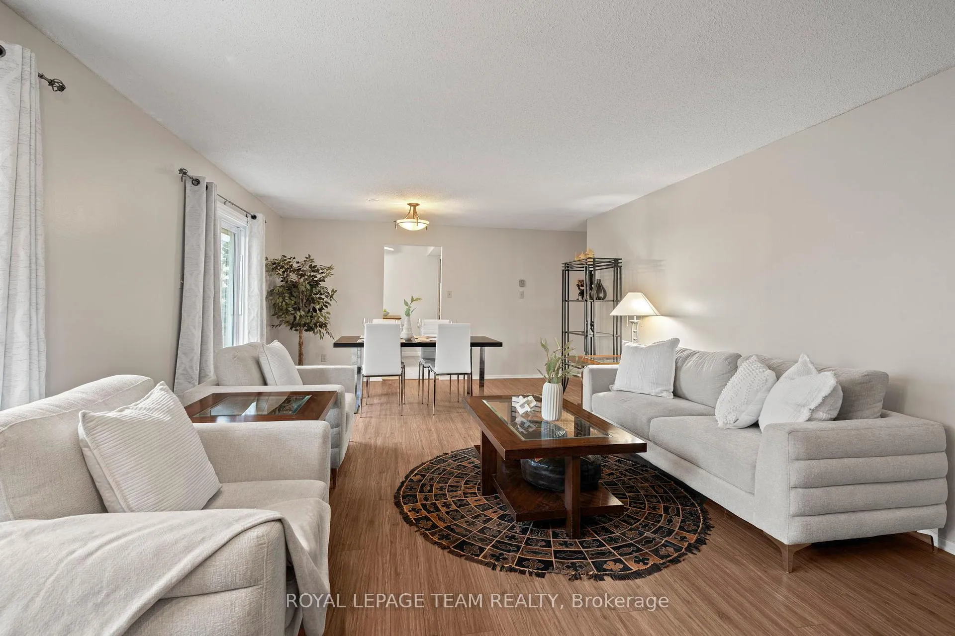Photo 9 of 90 Haxby Private, Ottawa, Hunt Club Park/Greenboro — HOMEH