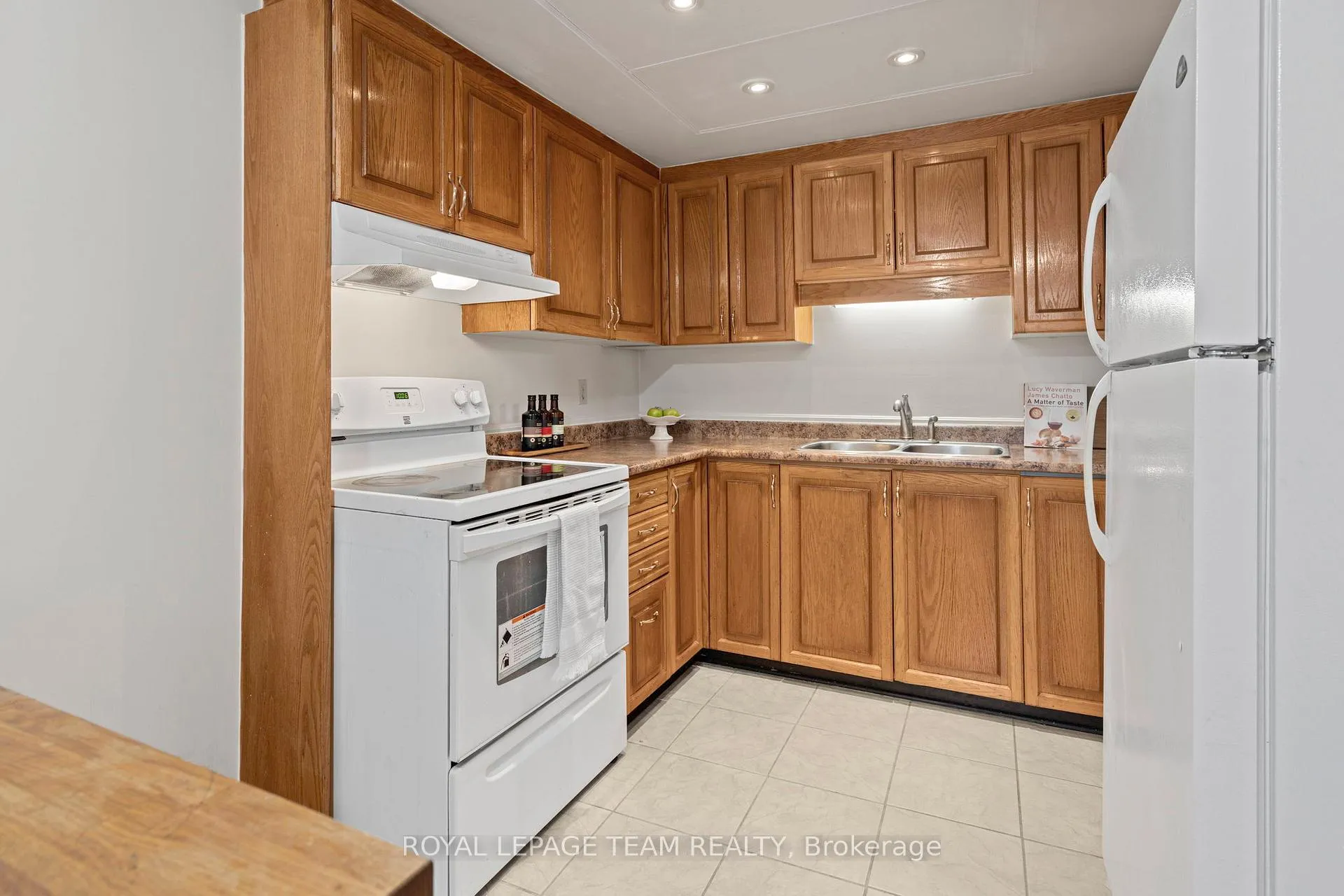 Photo 11 of 90 Haxby Private, Ottawa, Hunt Club Park/Greenboro — HOMEH