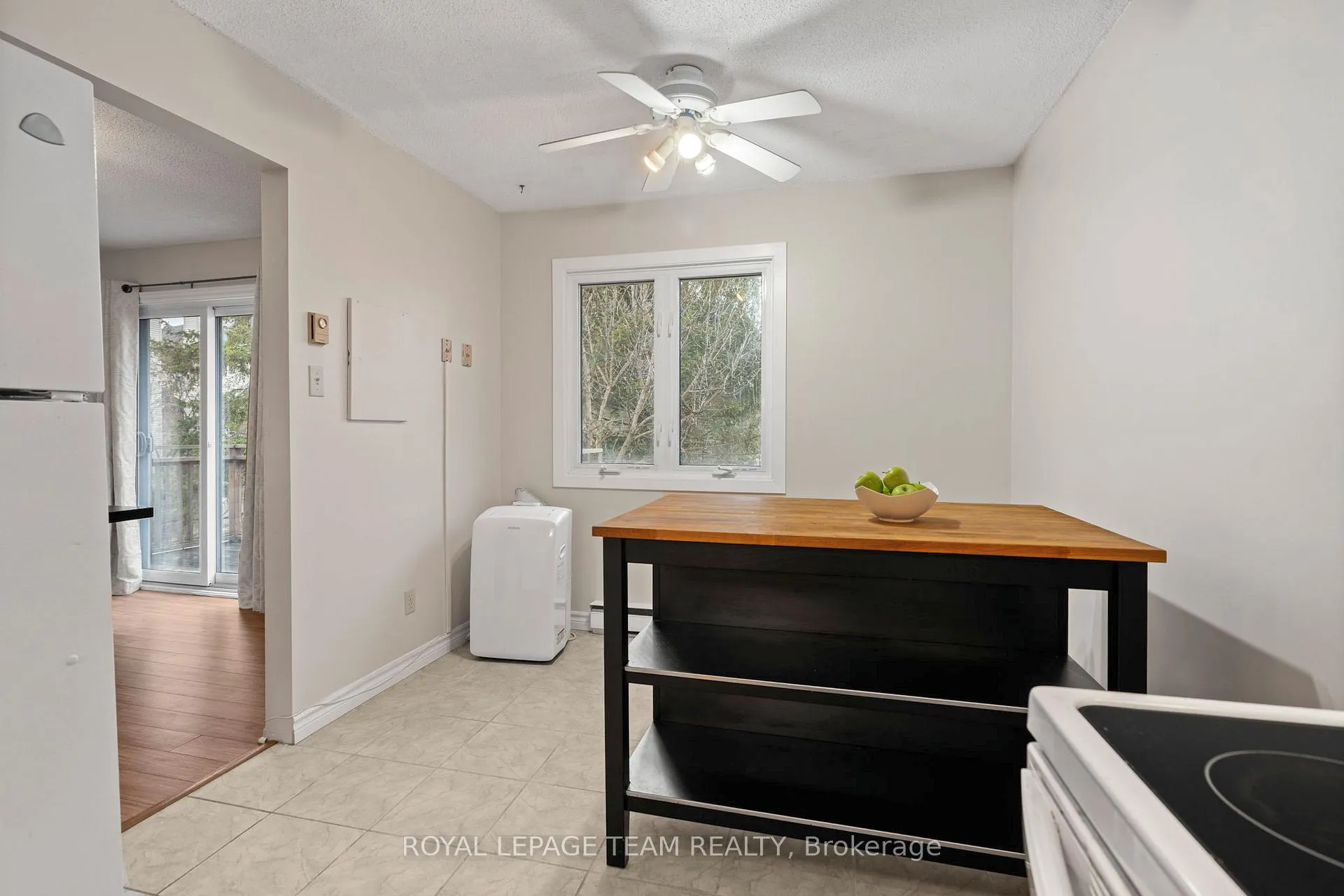 Photo 14 of 90 Haxby Private, Ottawa, Hunt Club Park/Greenboro — HOMEH
