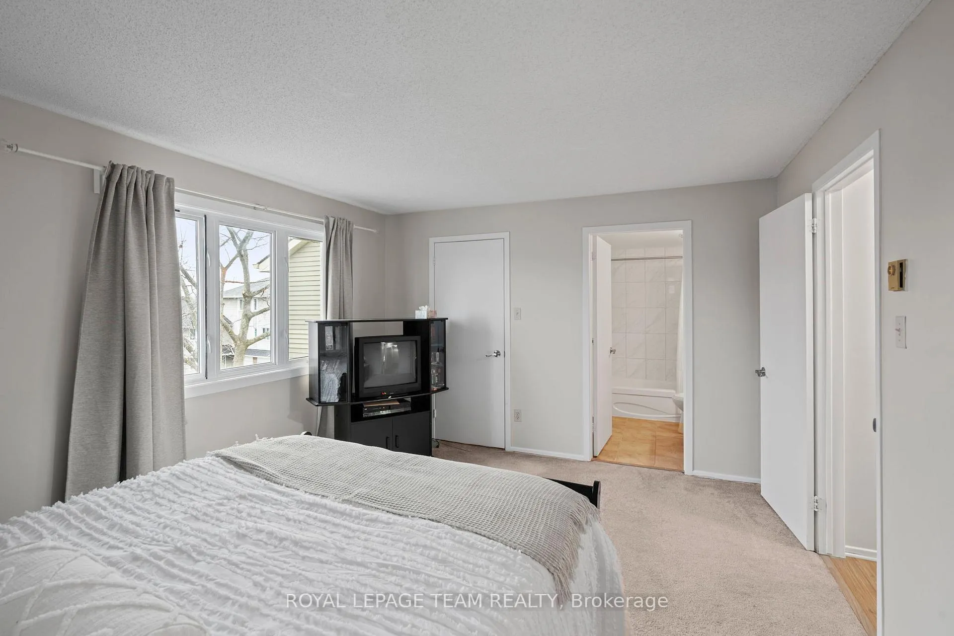 Photo 23 of 90 Haxby Private, Ottawa, Hunt Club Park/Greenboro — HOMEH