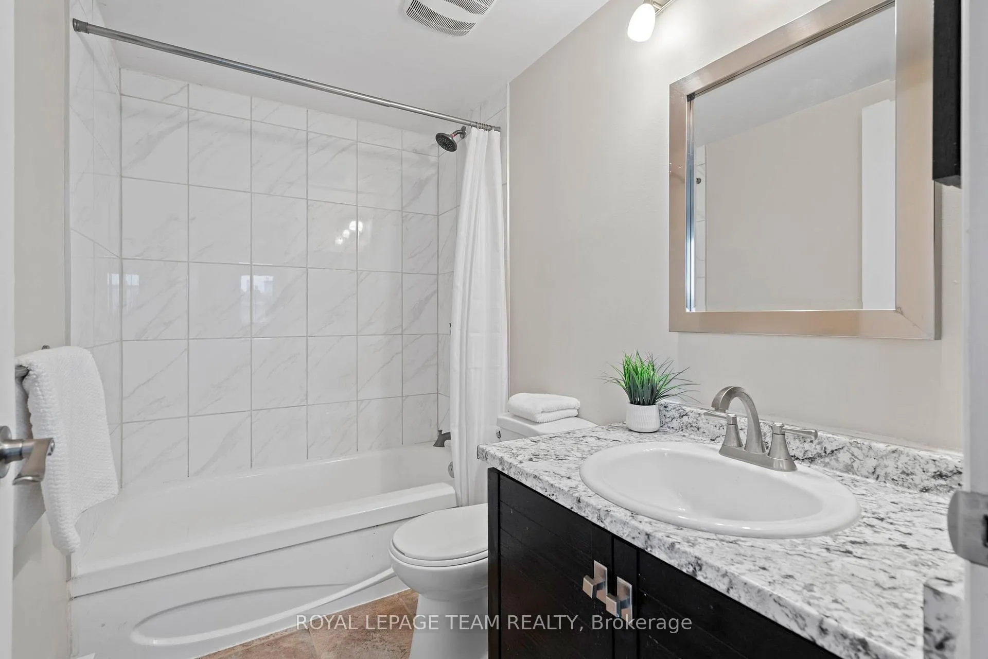 Photo 24 of 90 Haxby Private, Ottawa, Hunt Club Park/Greenboro — HOMEH