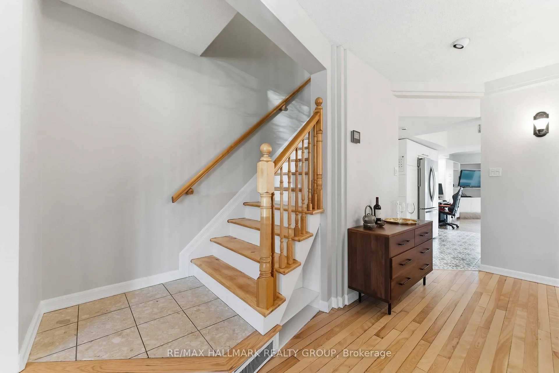 Photo 4 of 57 Rosemere Avenue, Ottawa, Ottawa East — HOMEH