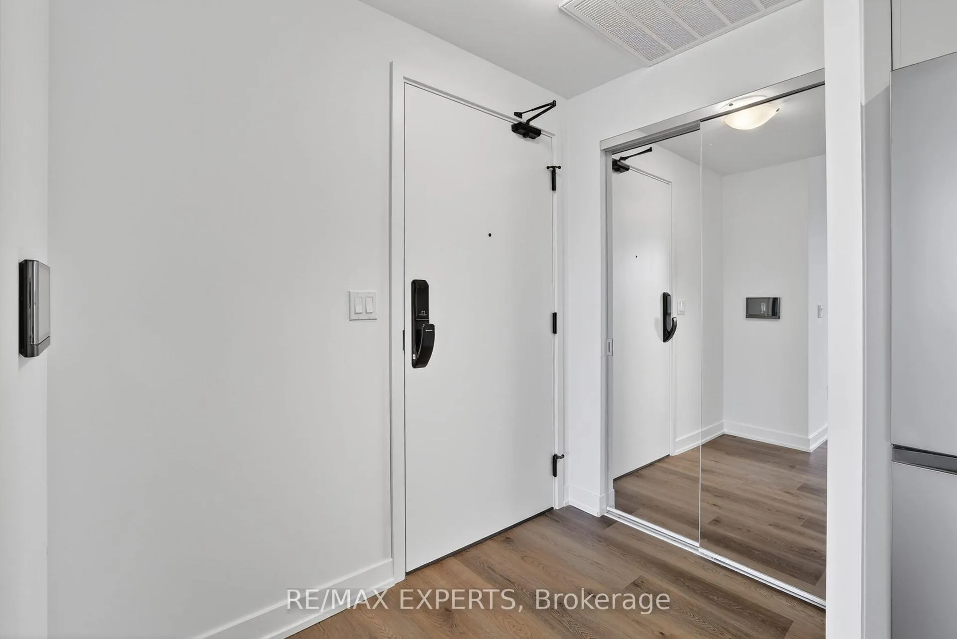 Photo 7 of Unit 601, 2075 Lakeshore Road, Burlington, Brant — HOMEH