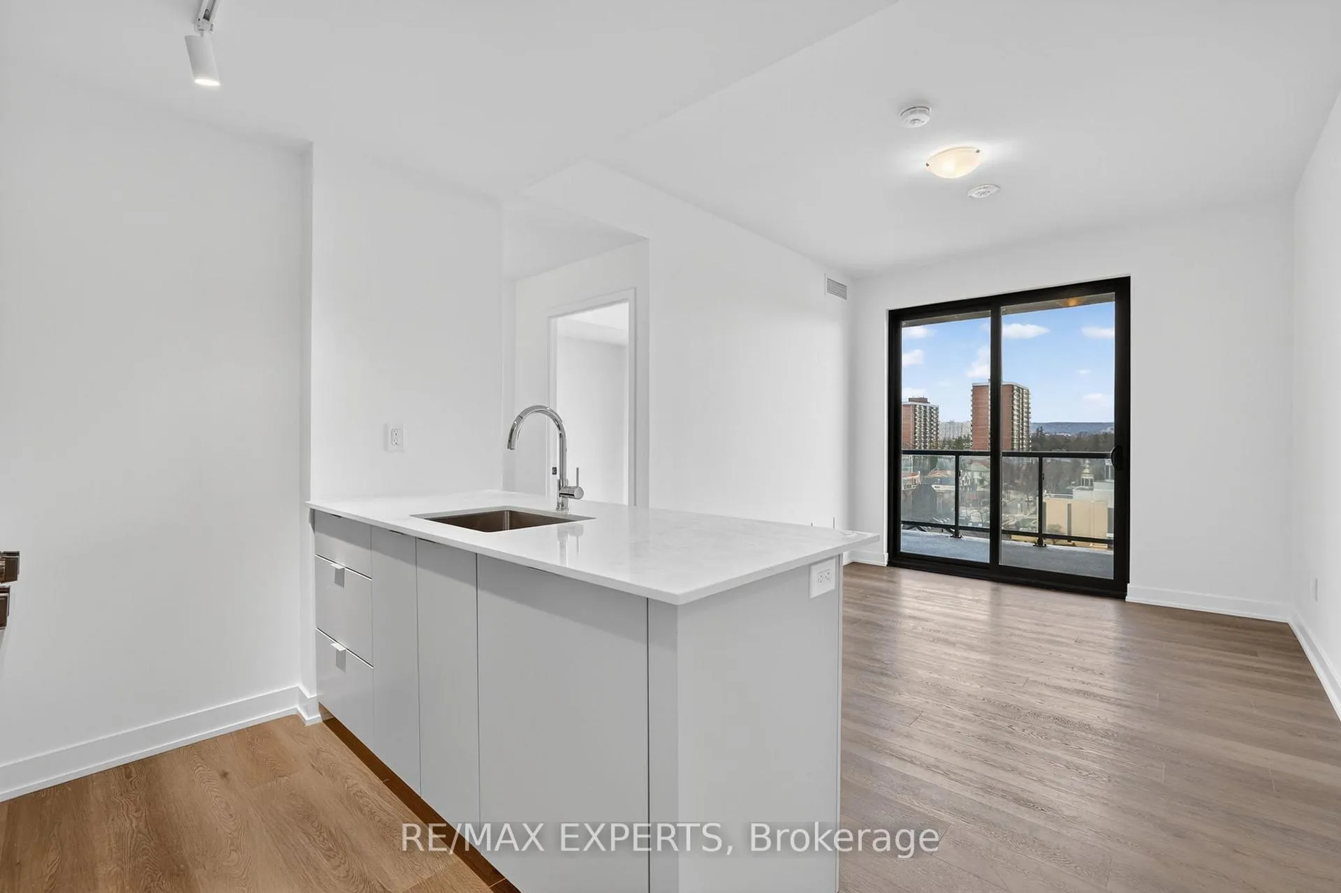 Photo 9 of Unit 601, 2075 Lakeshore Road, Burlington, Brant — HOMEH