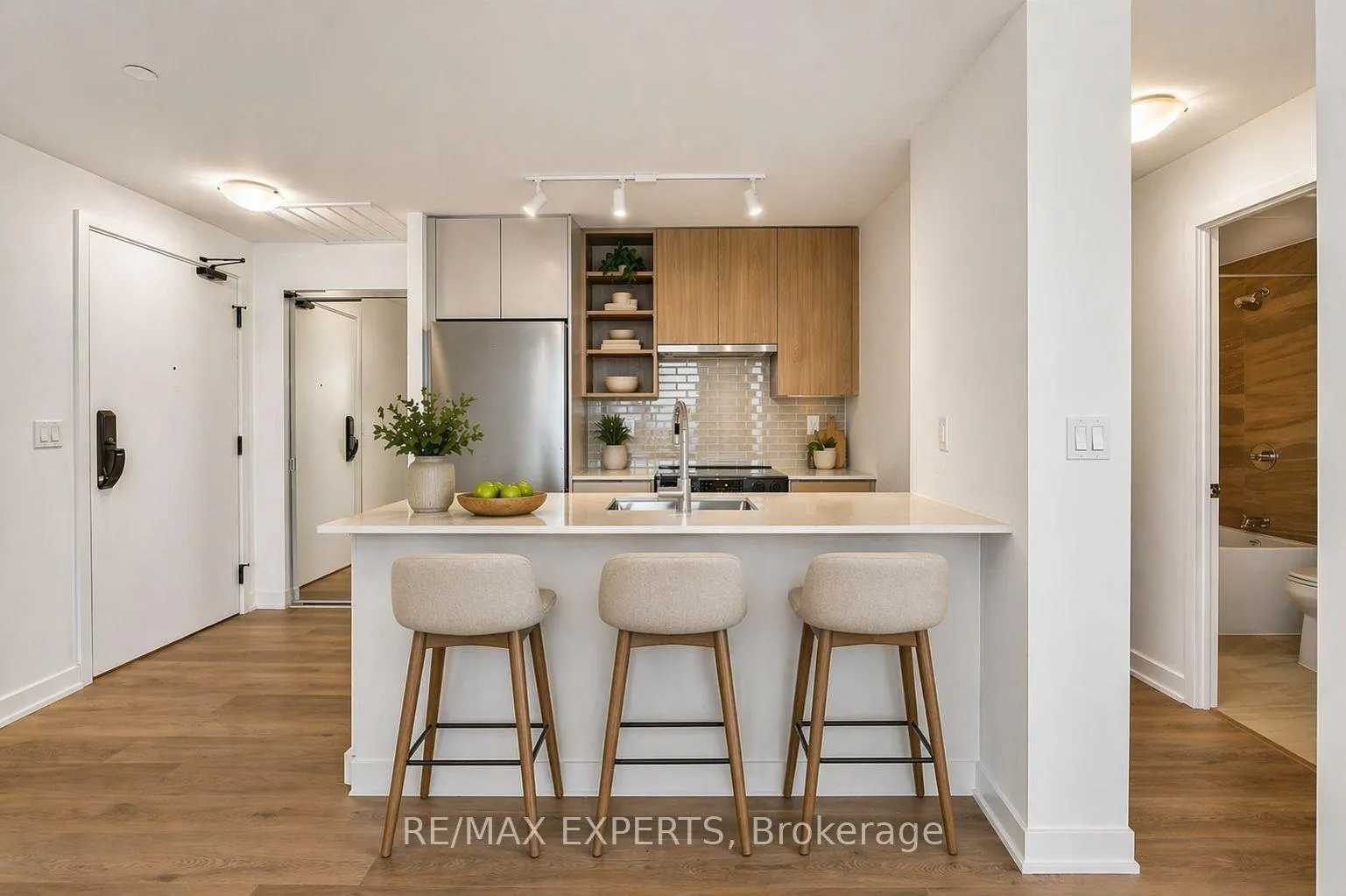 Photo 14 of Unit 601, 2075 Lakeshore Road, Burlington, Brant — HOMEH