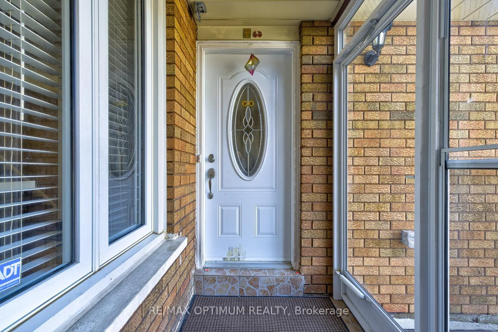 Photo 6 of 53 Dutch Crescent, Brampton, Fletcher's Creek South — HOMEH
