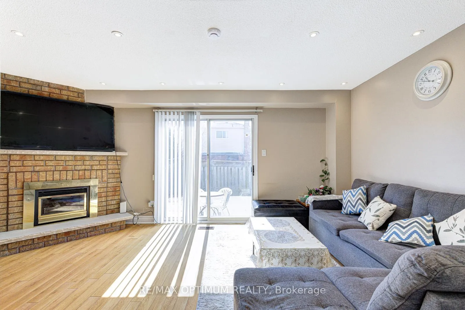 Photo 8 of 53 Dutch Crescent, Brampton, Fletcher's Creek South — HOMEH