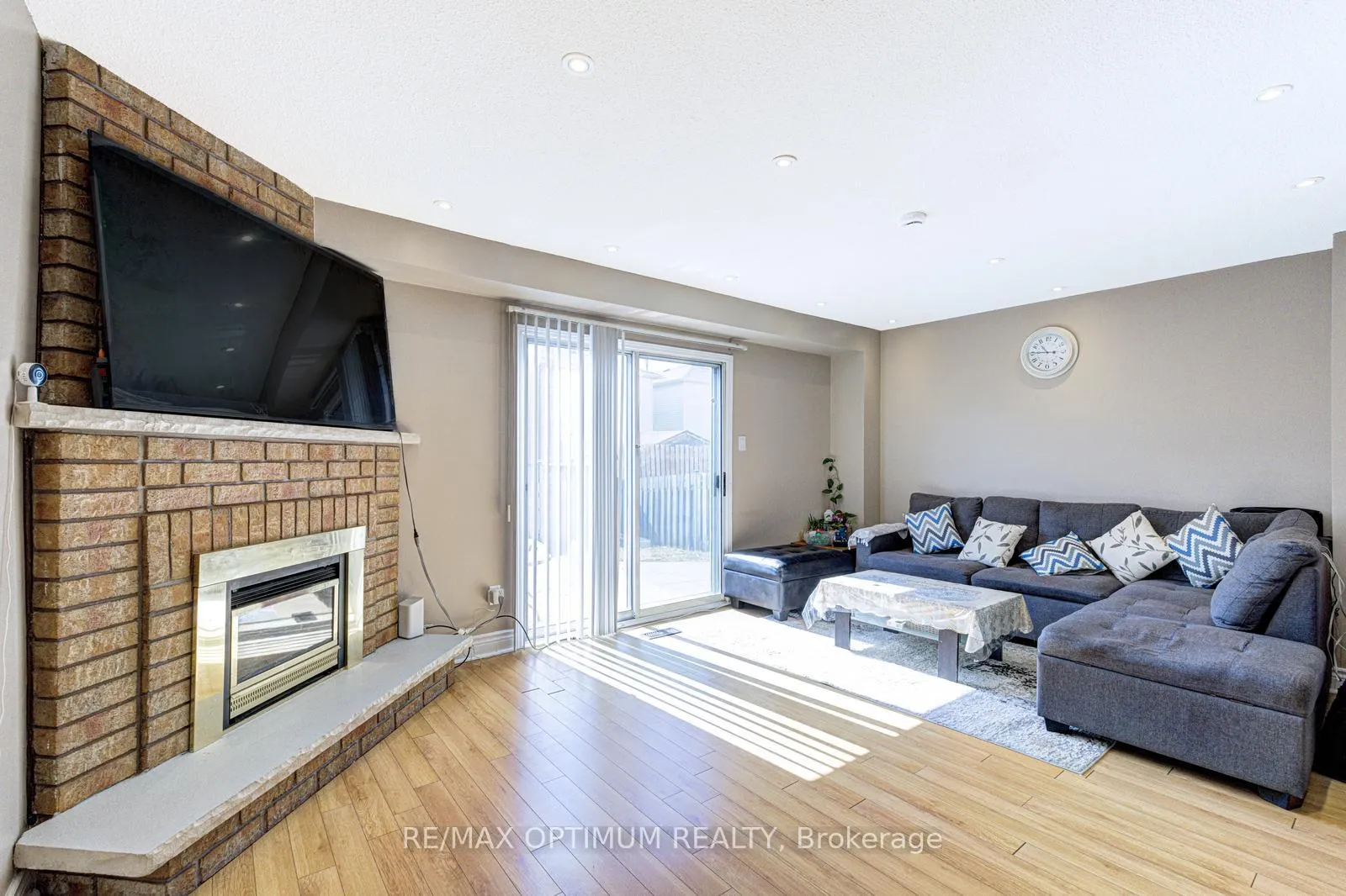 Photo 9 of 53 Dutch Crescent, Brampton, Fletcher's Creek South — HOMEH
