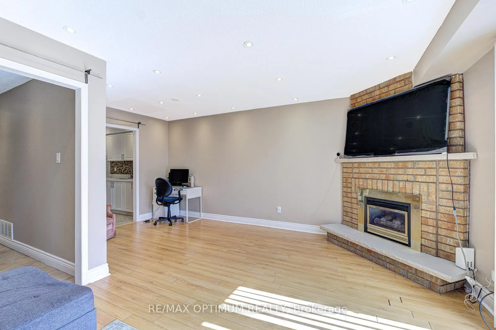 Photo 13 of 53 Dutch Crescent, Brampton, Fletcher's Creek South — HOMEH