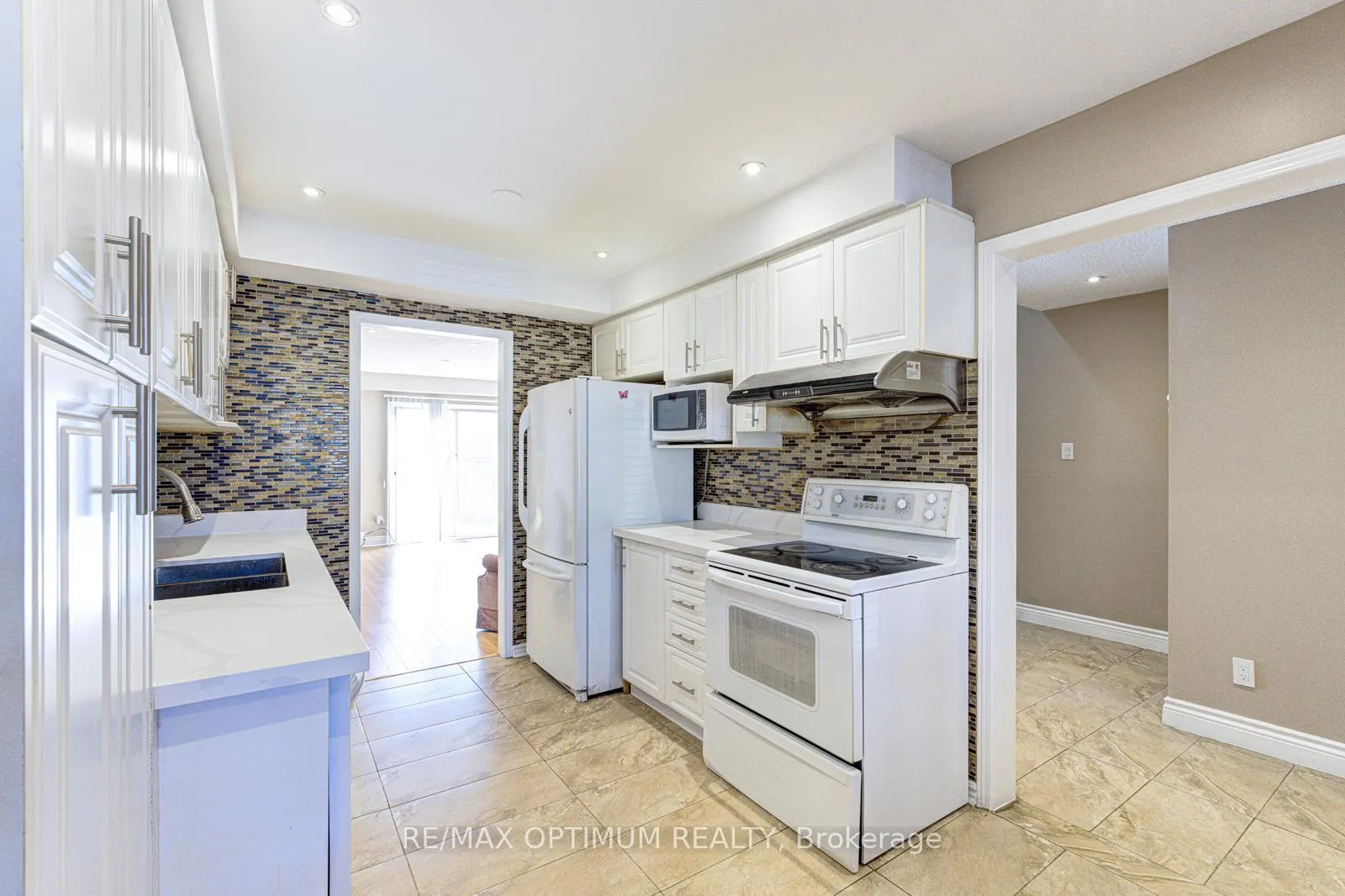 Photo 15 of 53 Dutch Crescent, Brampton, Fletcher's Creek South — HOMEH