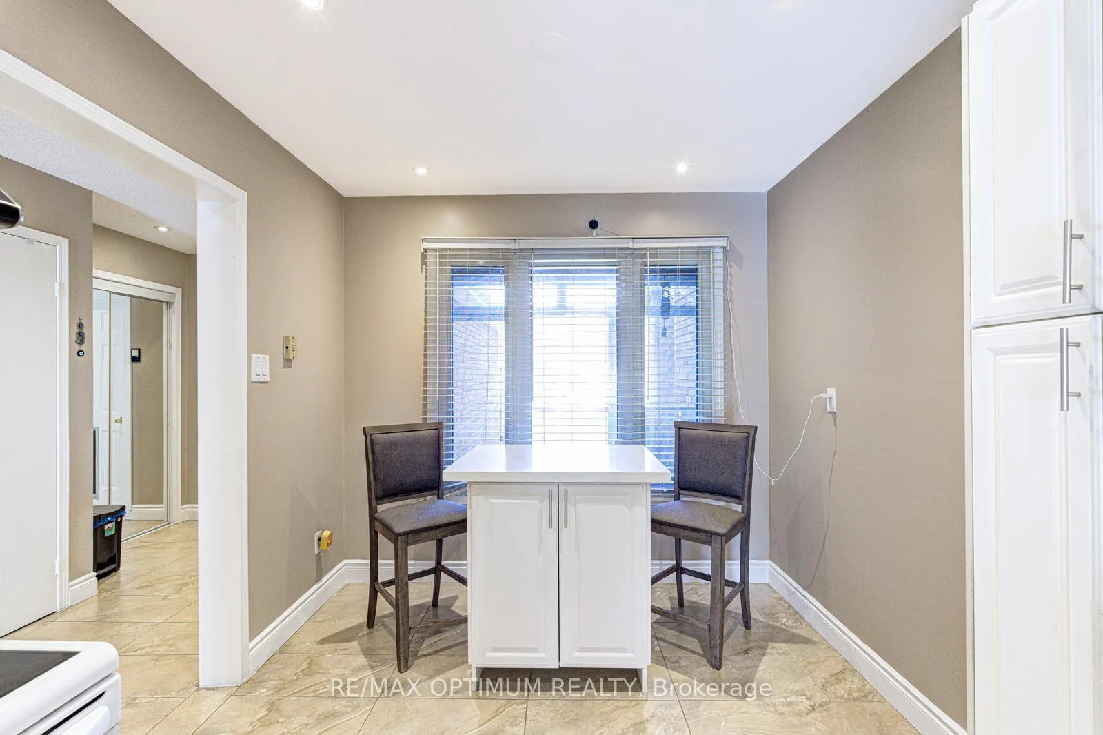 Photo 18 of 53 Dutch Crescent, Brampton, Fletcher's Creek South — HOMEH