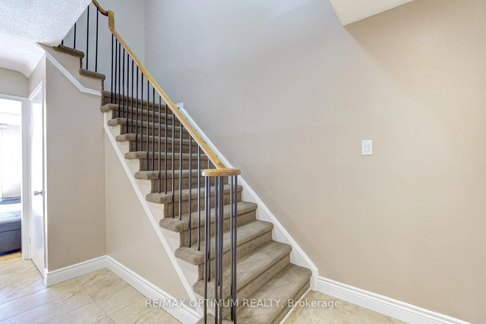 Photo 20 of 53 Dutch Crescent, Brampton, Fletcher's Creek South — HOMEH