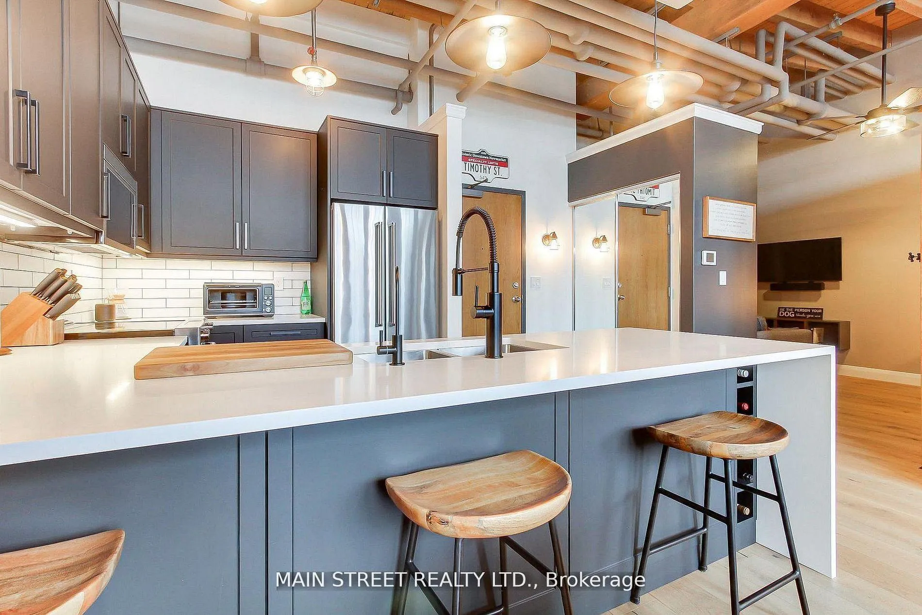 Photo 8 of Unit 310, 543 Timothy Street W, Newmarket, Central Newmarket — HOMEH
