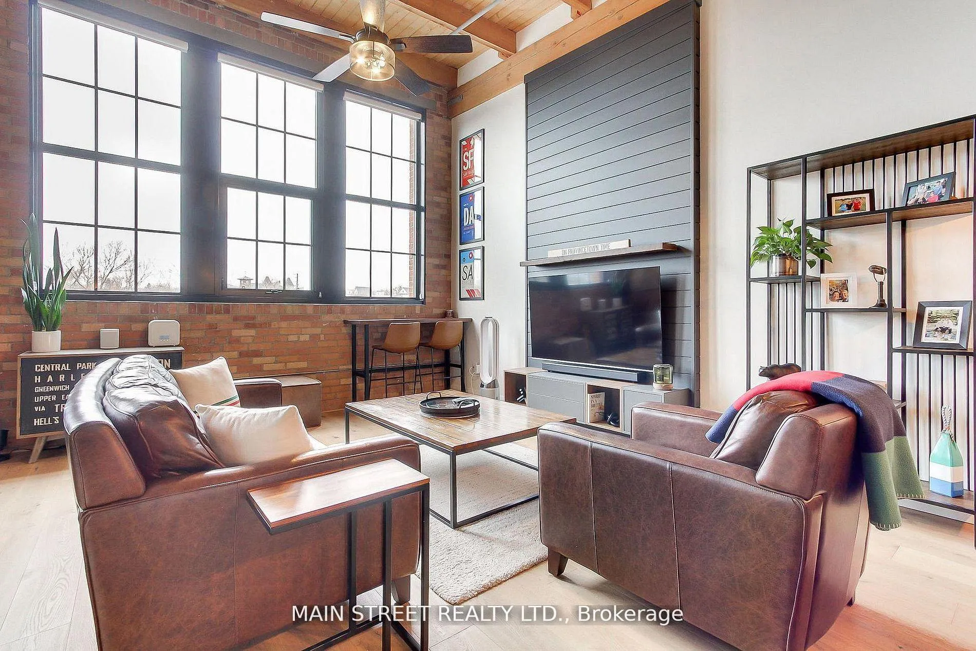 Photo 16 of Unit 310, 543 Timothy Street W, Newmarket, Central Newmarket — HOMEH