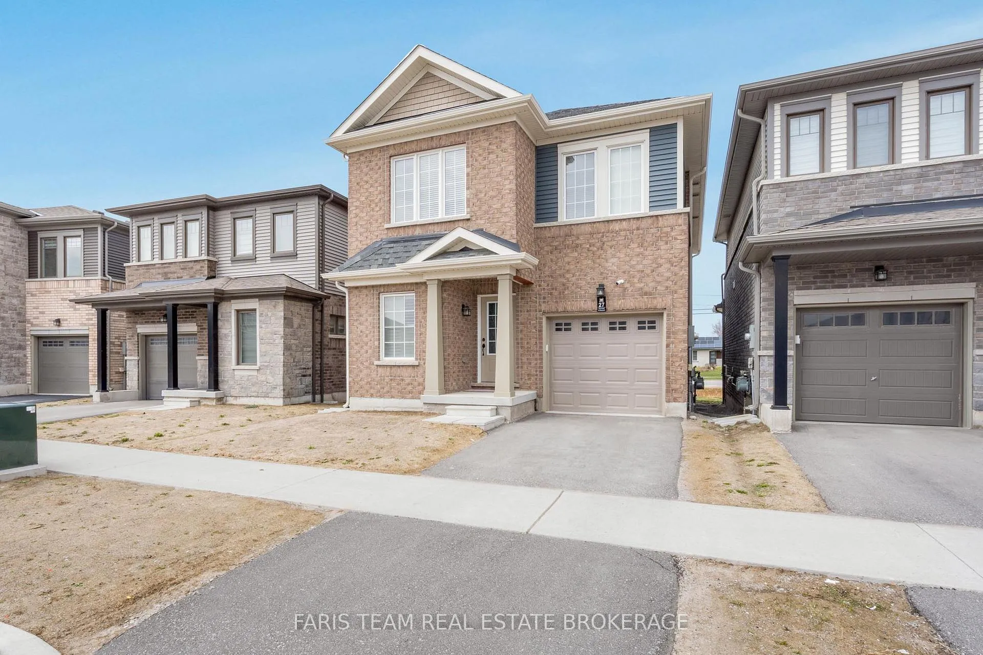Photo 2 of 27 Harvest Crescent, Barrie, Rural Barrie Southeast — HOMEH