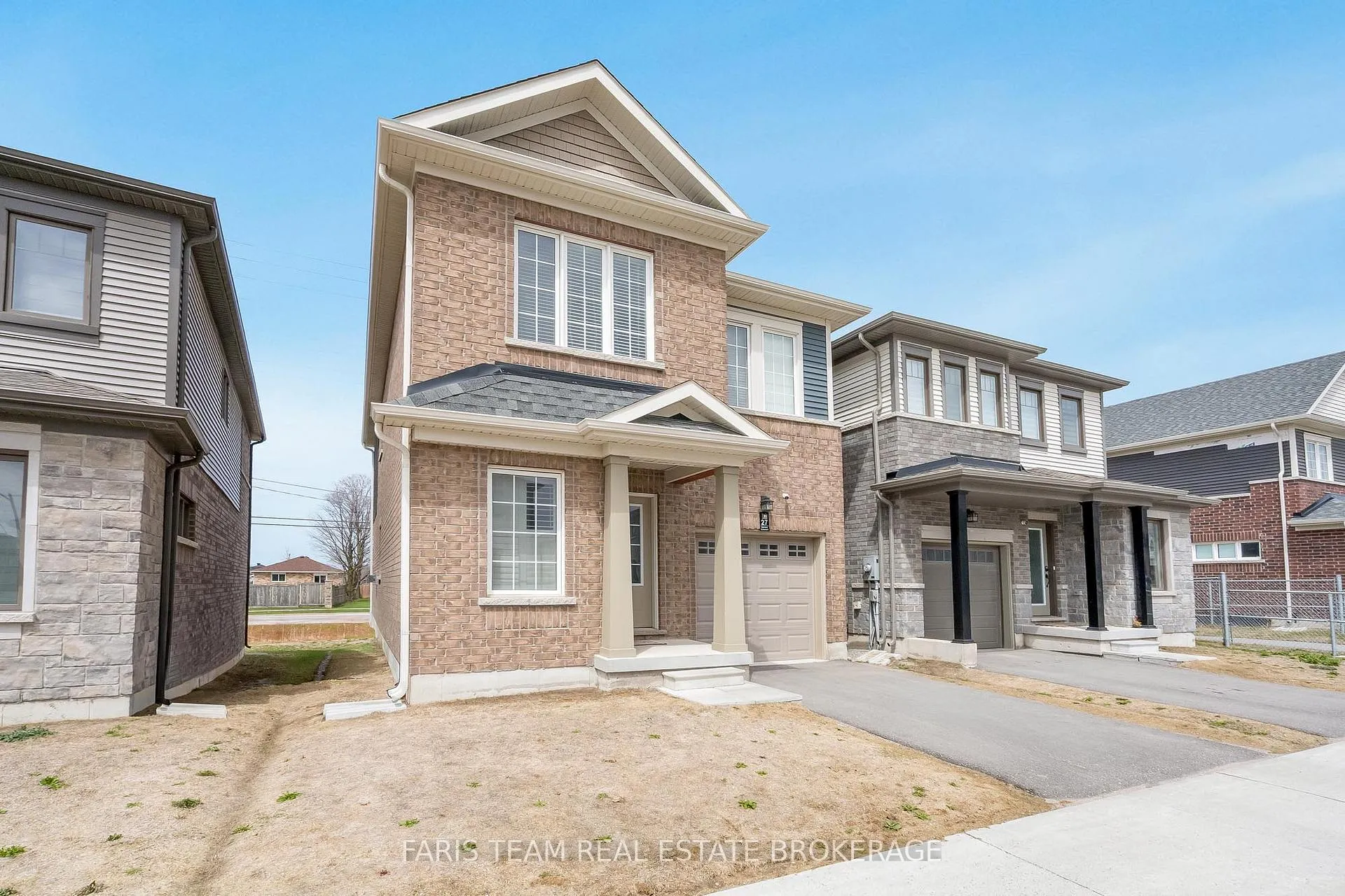 Photo 3 of 27 Harvest Crescent, Barrie, Rural Barrie Southeast — HOMEH