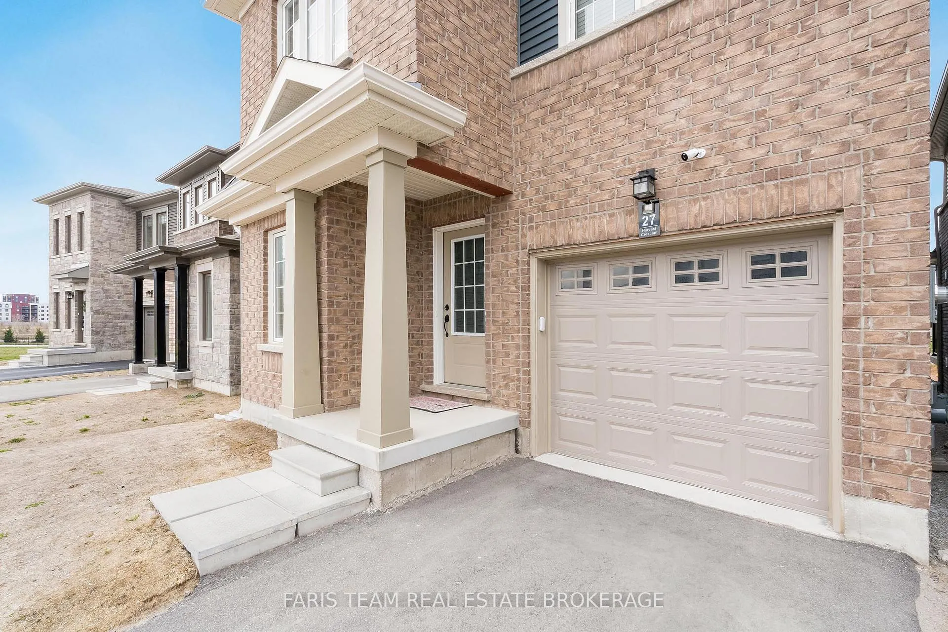 Photo 4 of 27 Harvest Crescent, Barrie, Rural Barrie Southeast — HOMEH