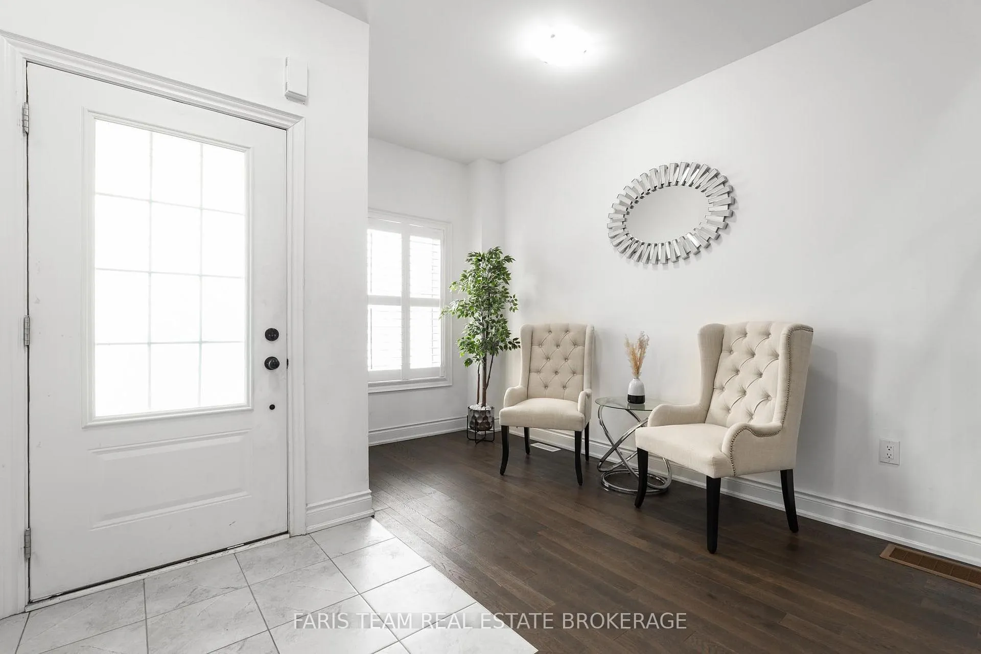 Photo 5 of 27 Harvest Crescent, Barrie, Rural Barrie Southeast — HOMEH
