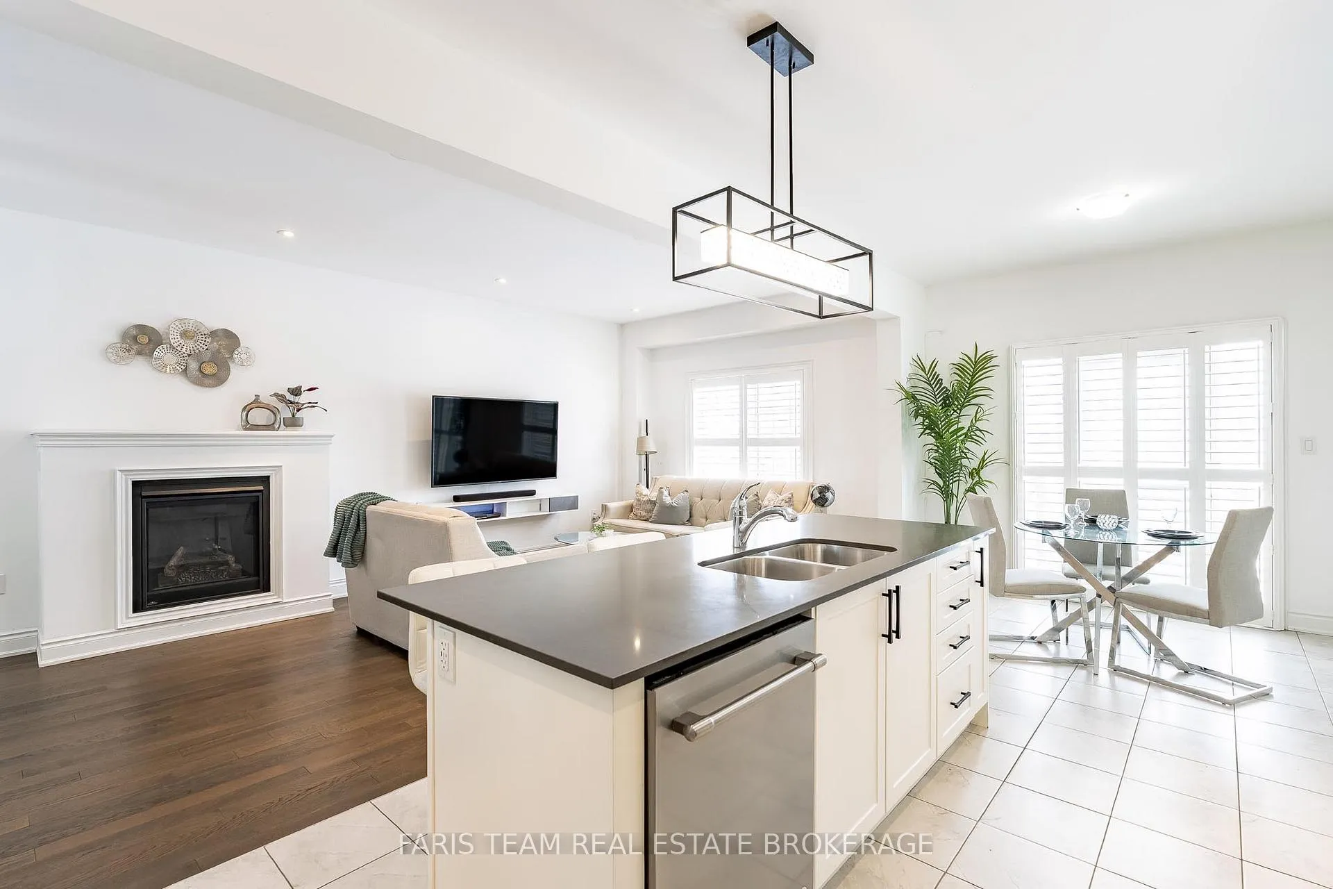 Photo 11 of 27 Harvest Crescent, Barrie, Rural Barrie Southeast — HOMEH
