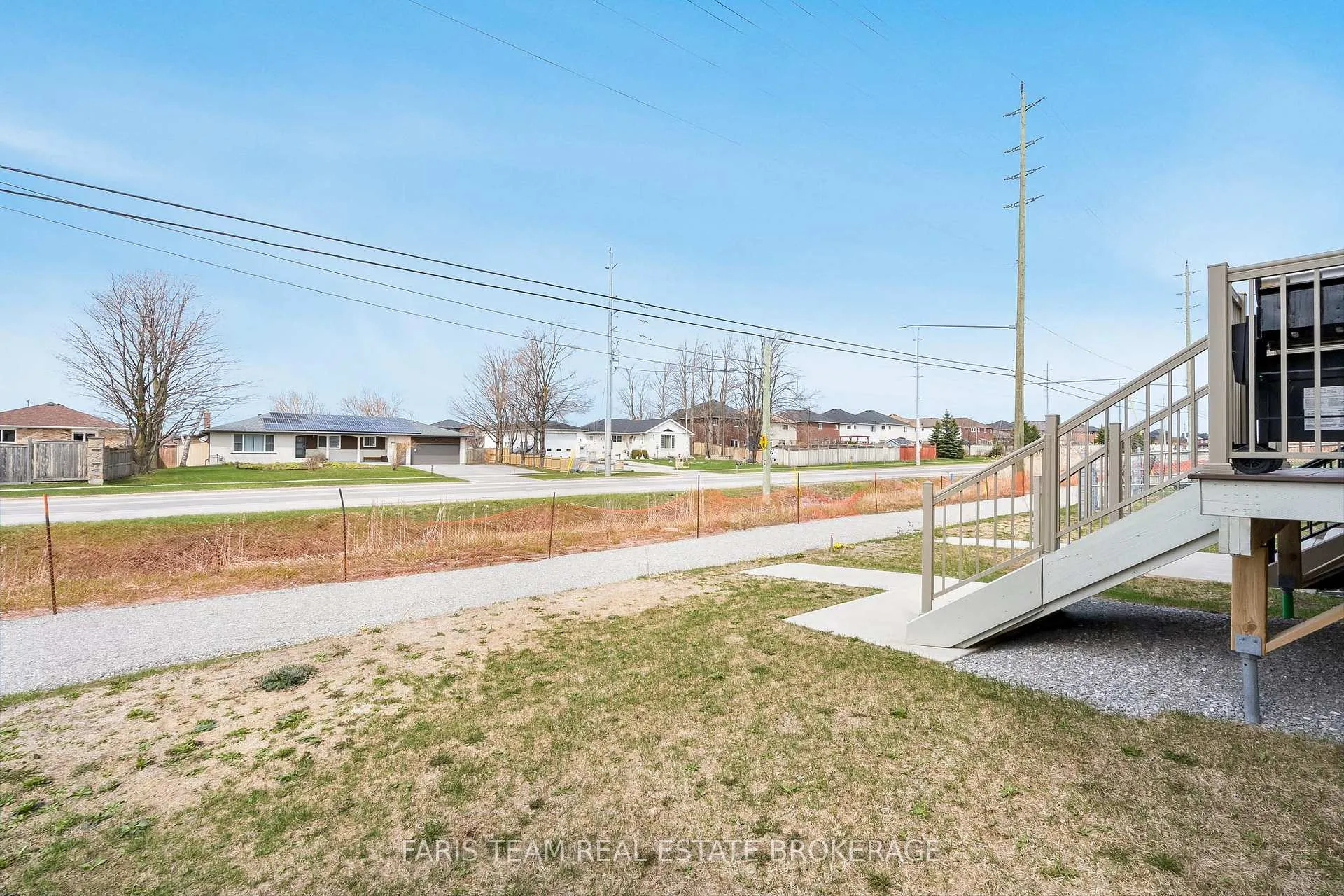Photo 35 of 27 Harvest Crescent, Barrie, Rural Barrie Southeast — HOMEH