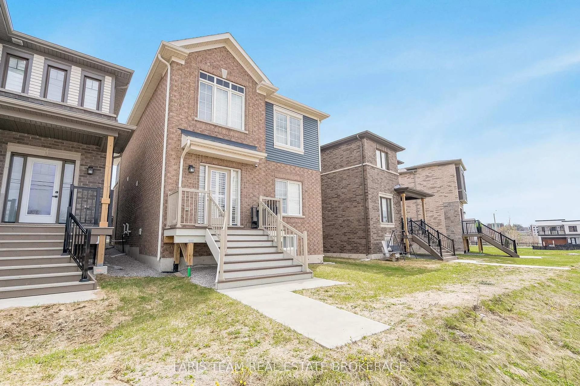 Photo 36 of 27 Harvest Crescent, Barrie, Rural Barrie Southeast — HOMEH