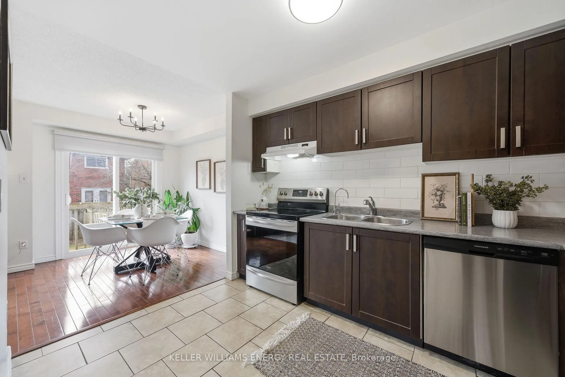 Photo 5 of 35 Gates Crescent, Ajax, South East — HOMEH