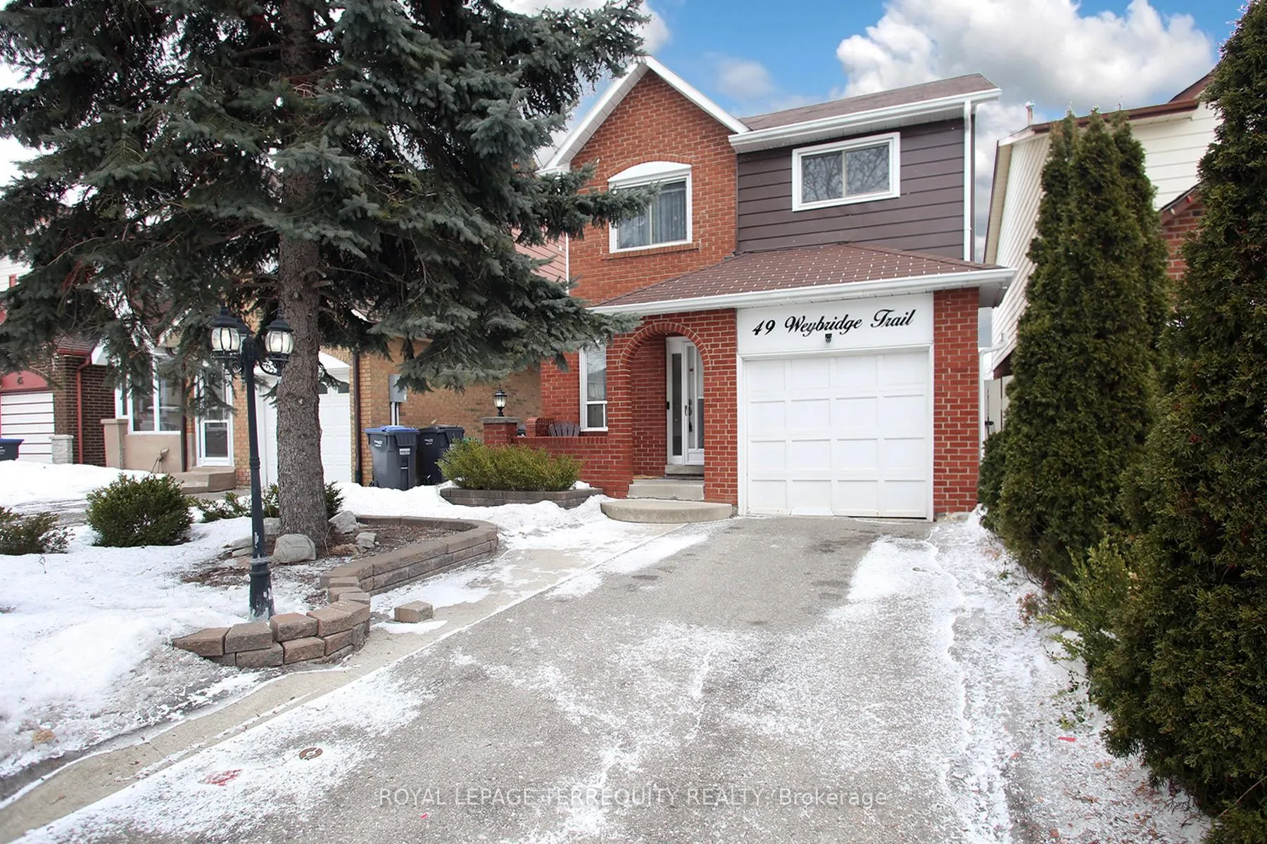 Photo 2 of 49 Weybridge Trail, Brampton, Madoc — HOMEH