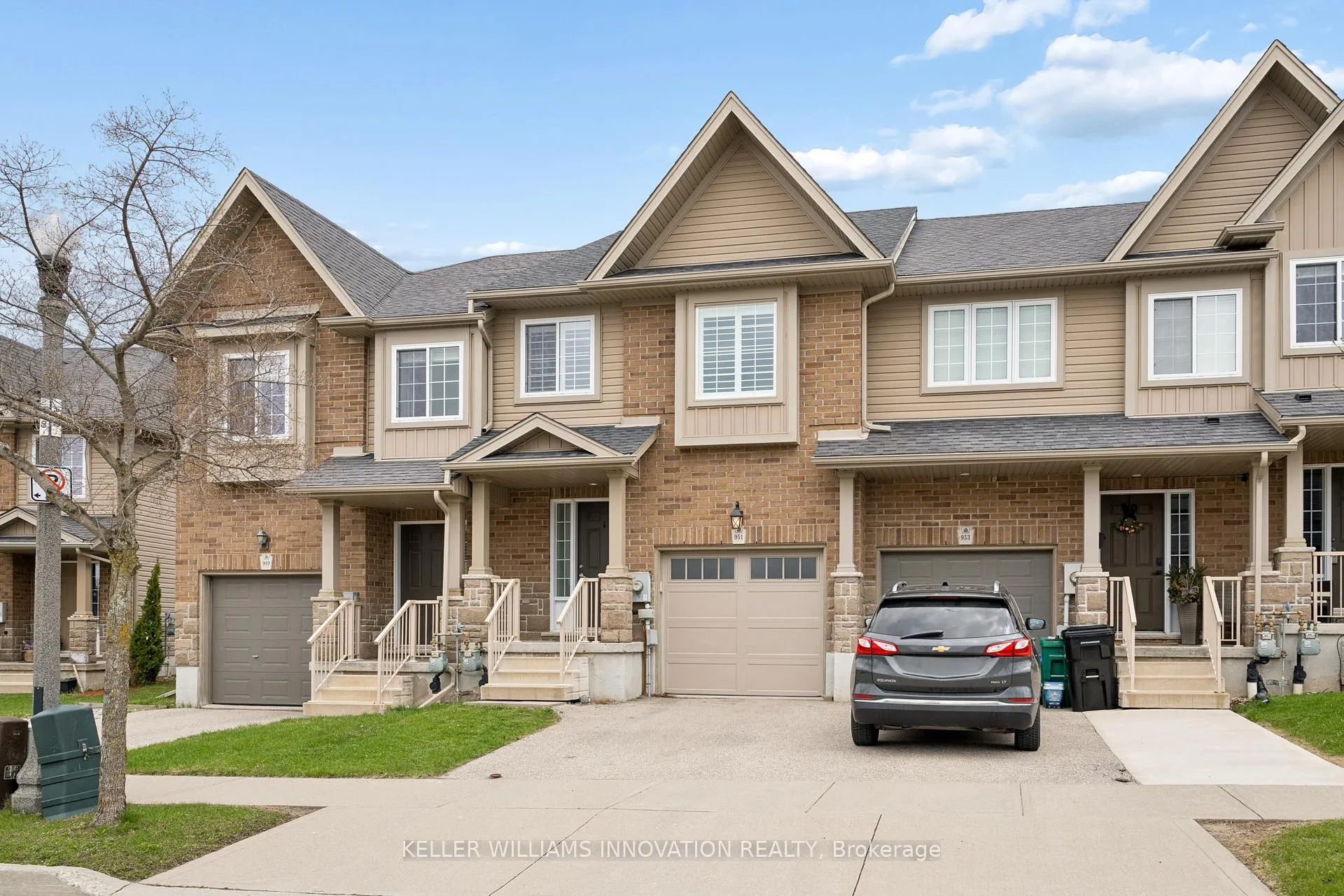 Photo 2 of 951 Zeller Crescent, Kitchener — HOMEH